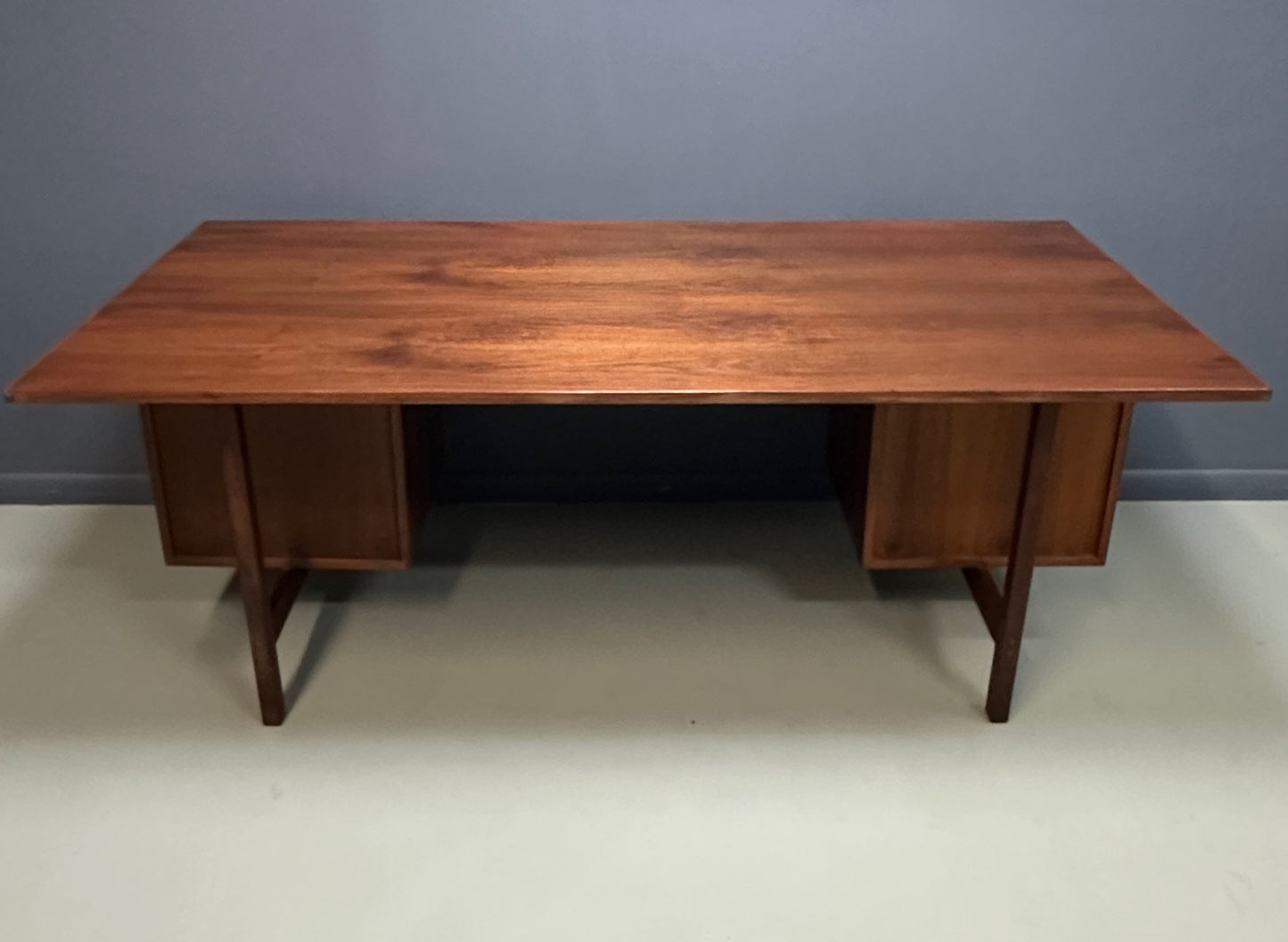 Richard Artschwager Walnut Double Pedestal Executive Desk, Mid-20th Century