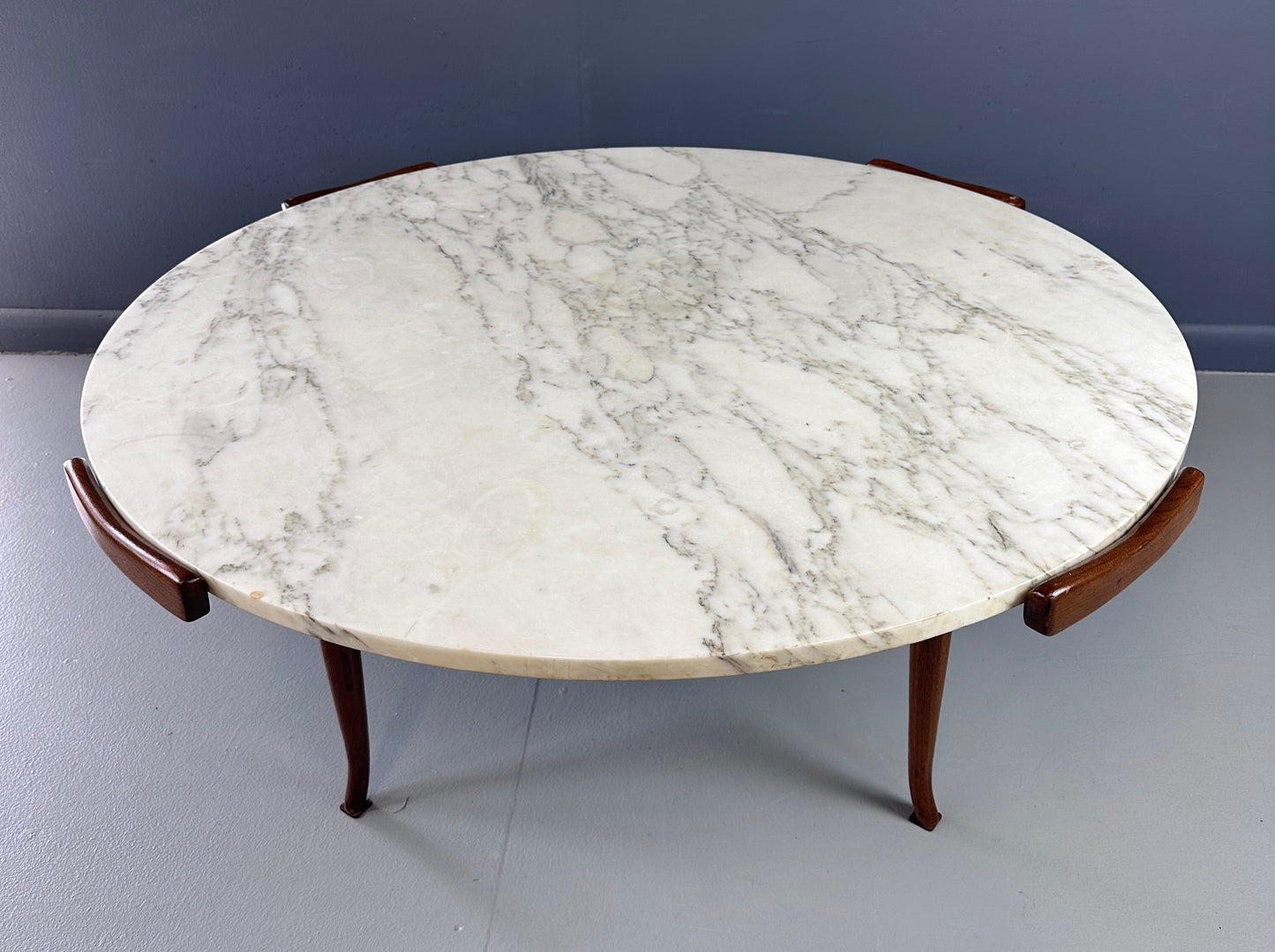 SOLD – Erno Fabry Coffee Table in Carrara Marble and a Walnut Base with Curvacrous Legs