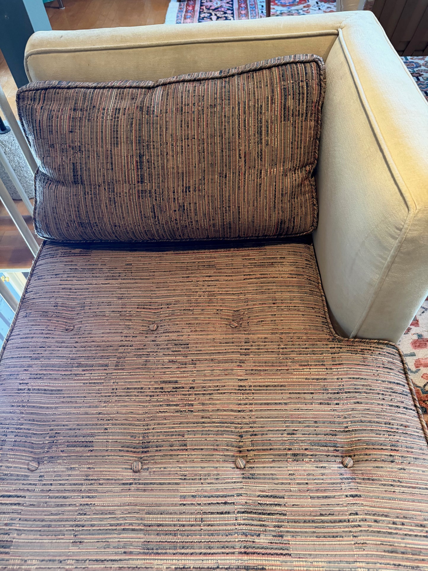 Edward Wormley for Dunbar “Tête-à-Tête” Sofa, Model 5009, circa 1955 Mid Century