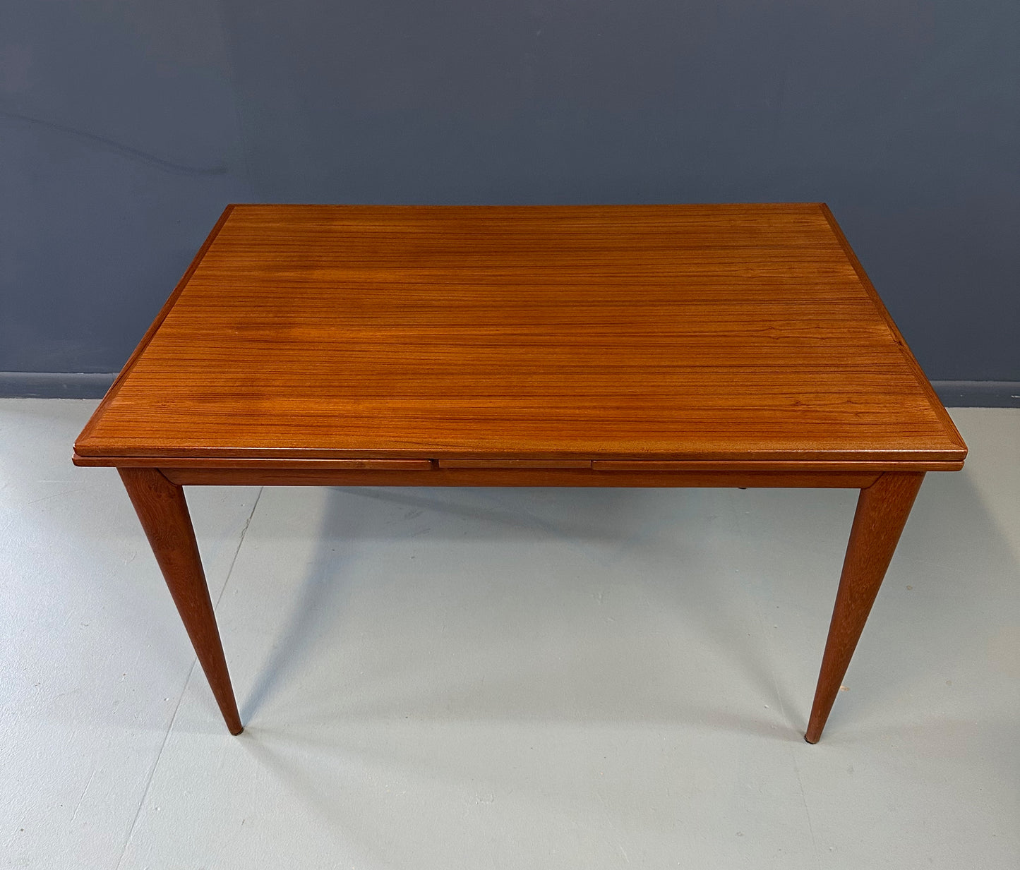 Mid-Century Modern Teak Dining Table – Vintage Scandinavian Design, Rectangular Table with Tapered Legs, Minimalist MCM Furniture