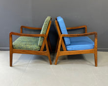 Load image into Gallery viewer, Pair of Danish Teak Easy Chairs FD-109 by Ole Wanscher, 1950s with Ottoman Mid Century
