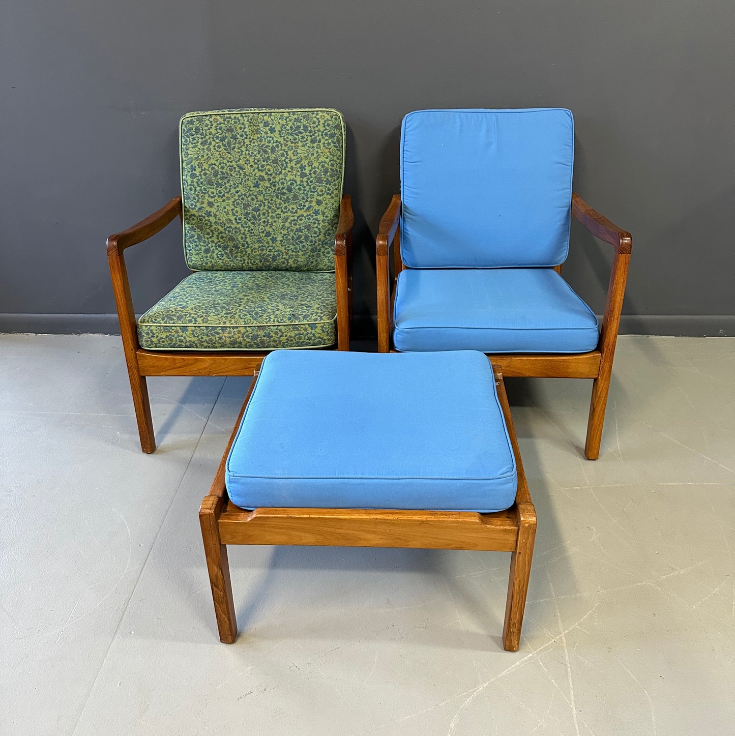 SOLD – Pair of Danish Teak Easy Chairs FD-109 by Ole Wanscher, 1950s with Ottoman Mid Century