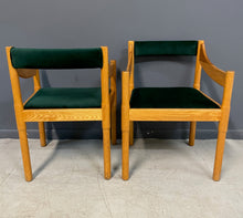 Load image into Gallery viewer, Vico Magistretti "Carimate" Dining Chairs for Cassina, 1960, Set of 6