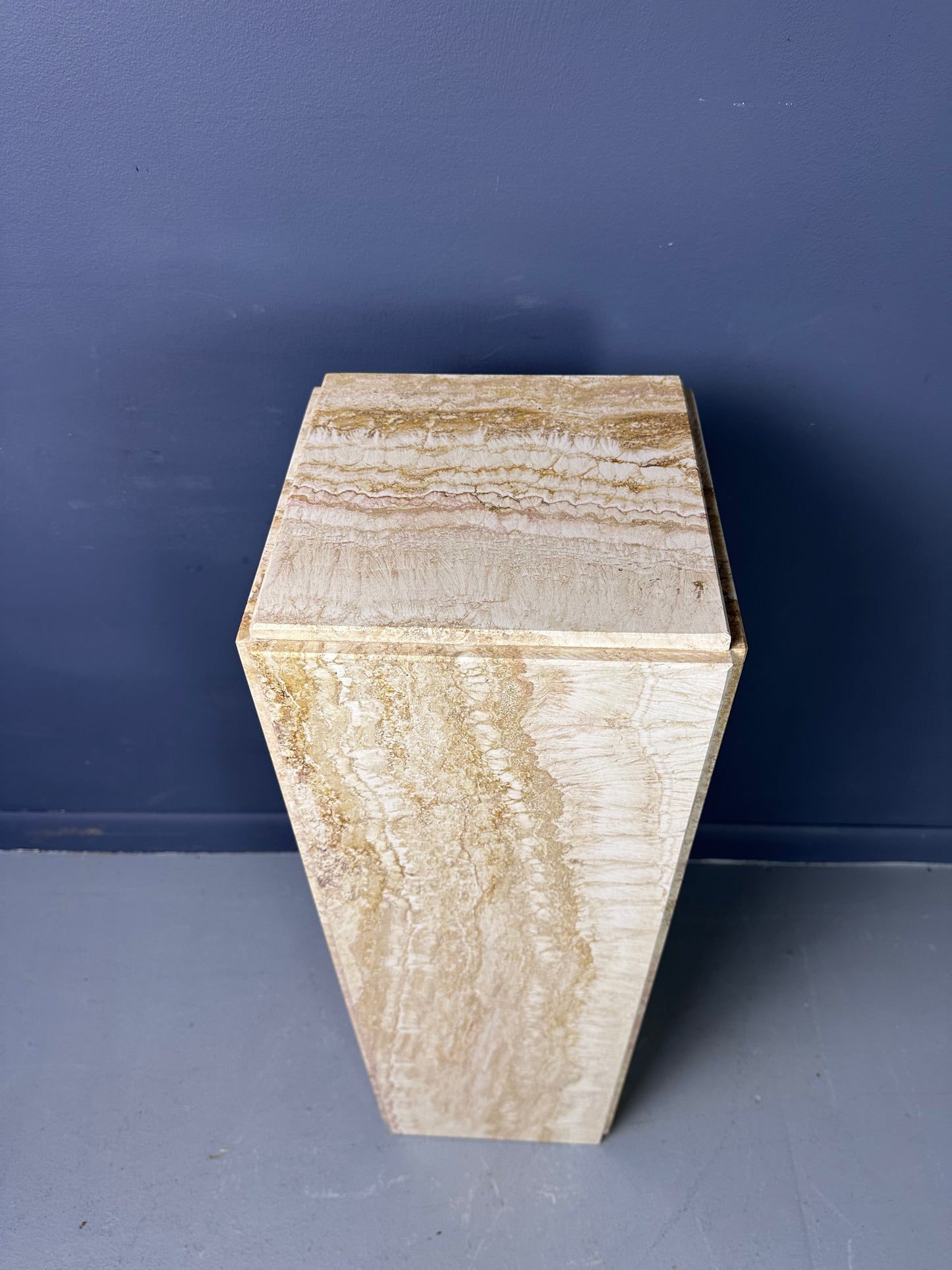 Mid-Century Beautifully Variegated Travertine 1980s Pedestal