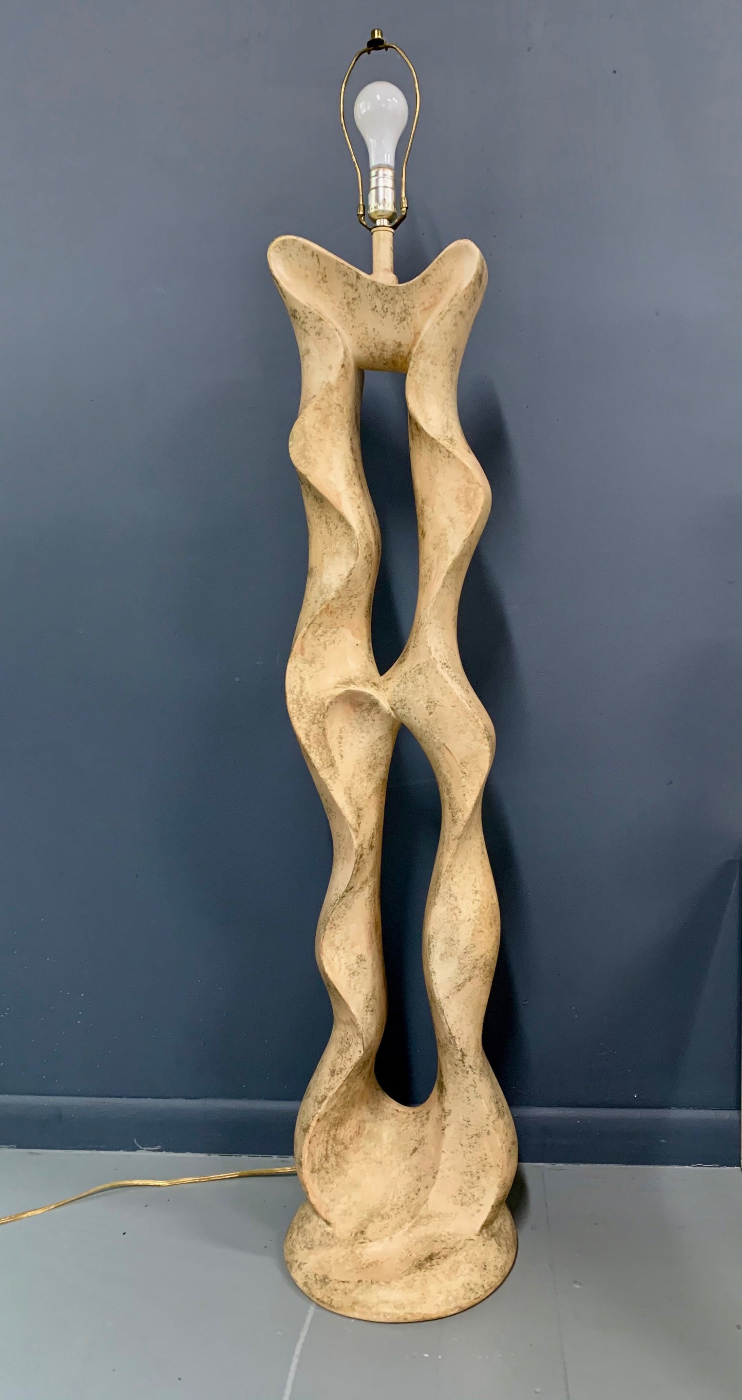 SOLD – 1980s Post Modern Plaster Floor lamp in a Free Form Ribbon Motif