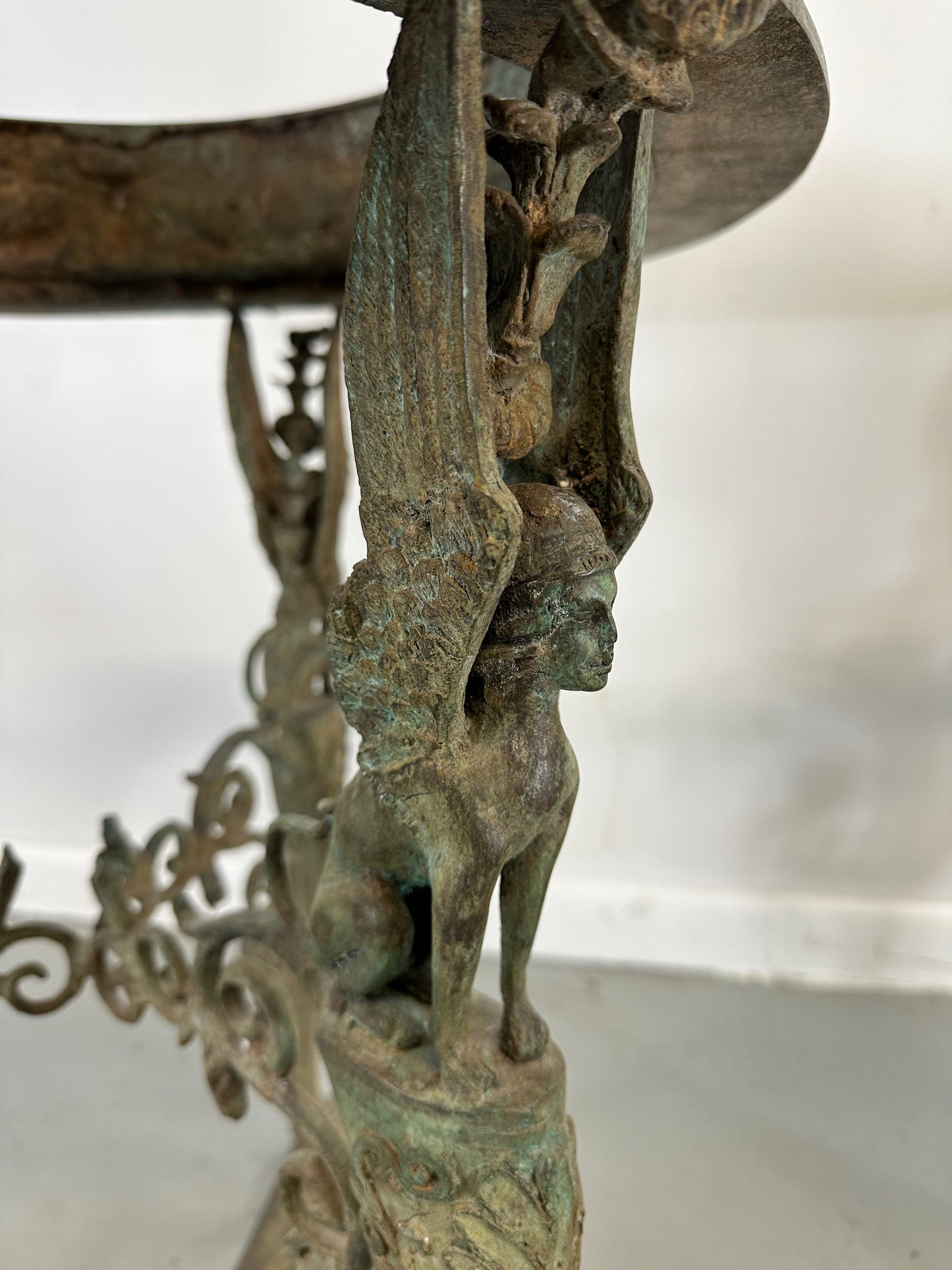Pair Pompeiian Grand Tour Bronze Gueridon Tables, tripod legs with pawed feet