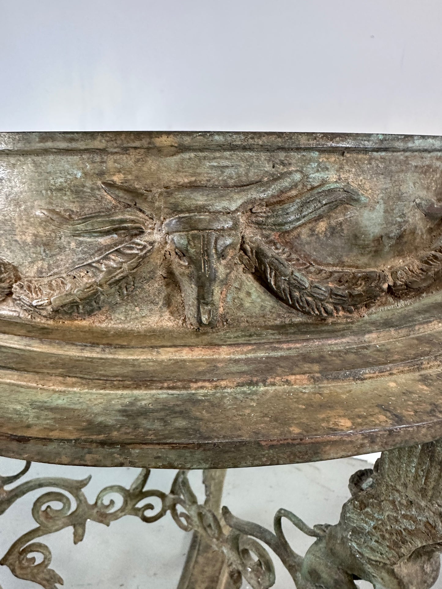 Pair Pompeiian Grand Tour Bronze Gueridon Tables, tripod legs with pawed feet