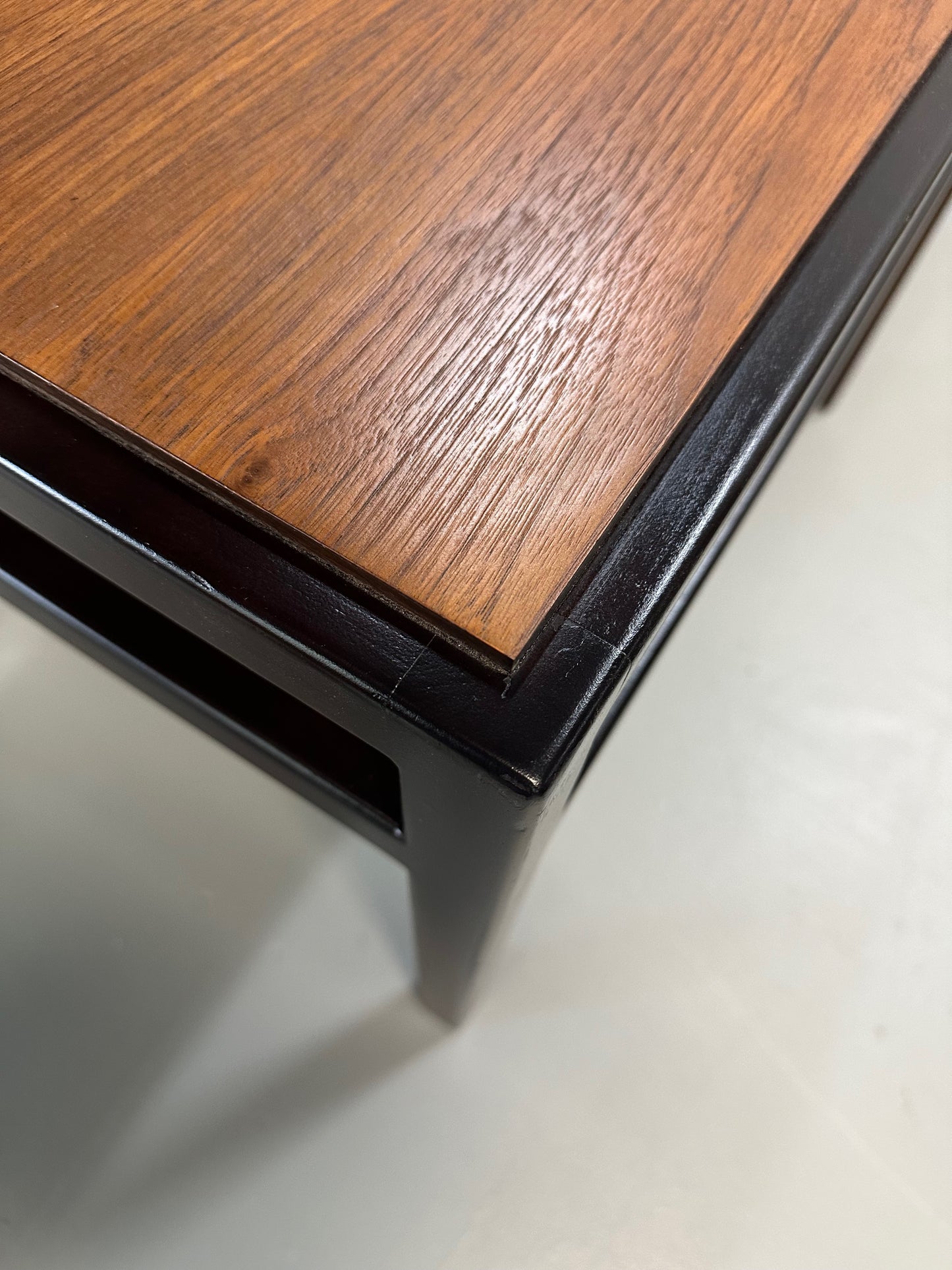 Mid-Century Dunbar Style Nesting Tables in Walnut and Ebonized Frames