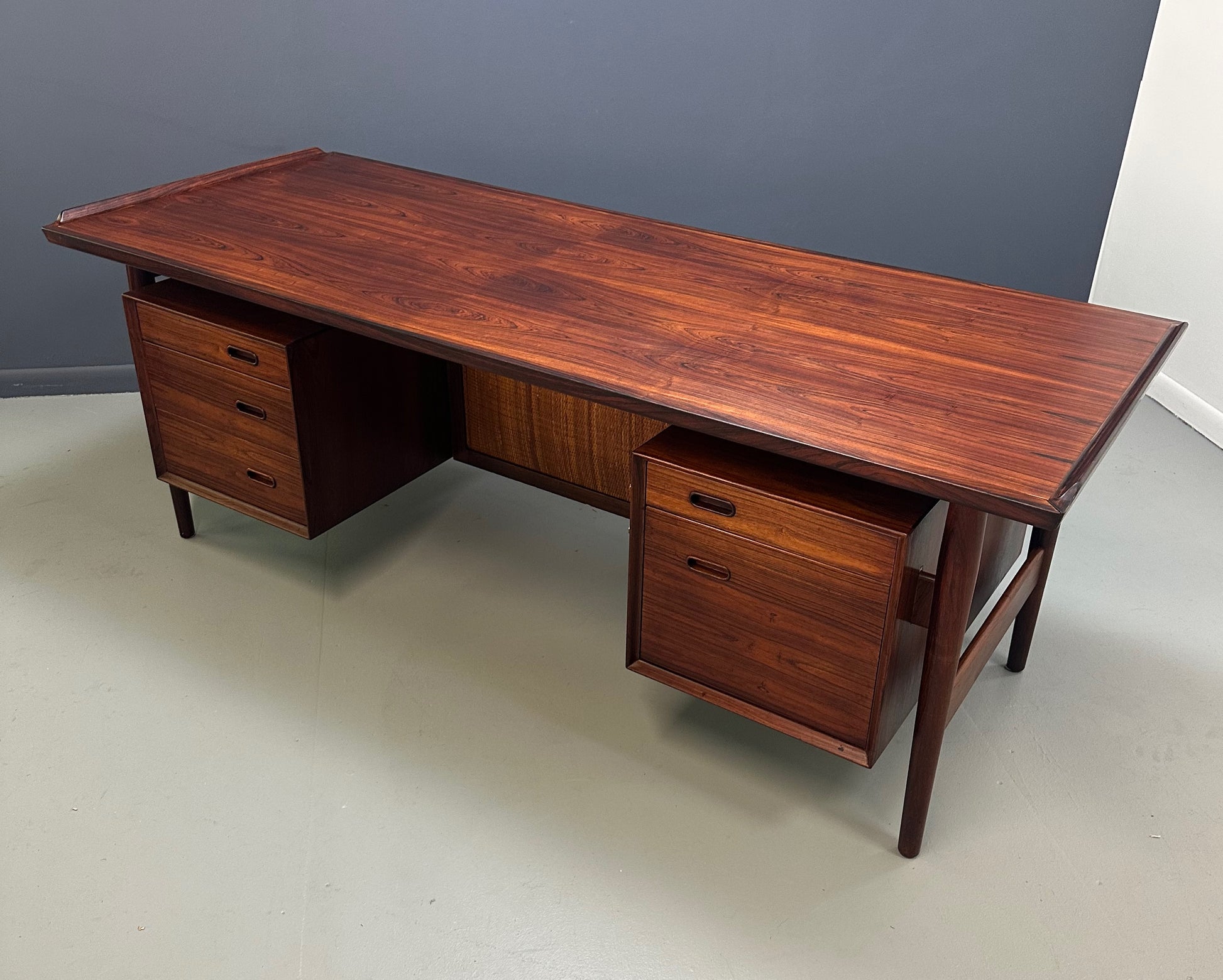 Arne Vodder Rosewood Executive Desk 207 for Sibast, Denmark, 1960s