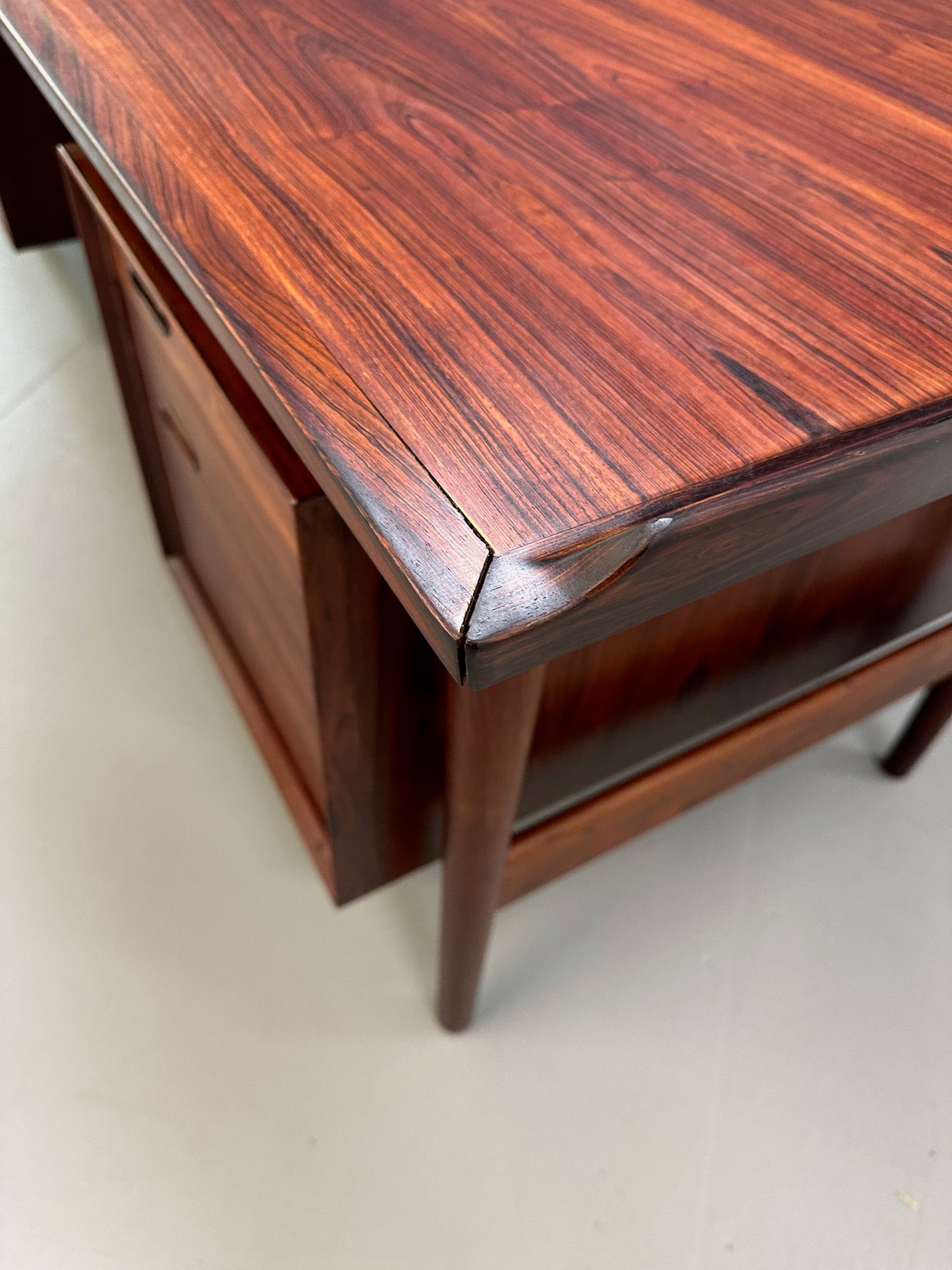 Arne Vodder Rosewood Executive Desk 207 for Sibast, Denmark, 1960s