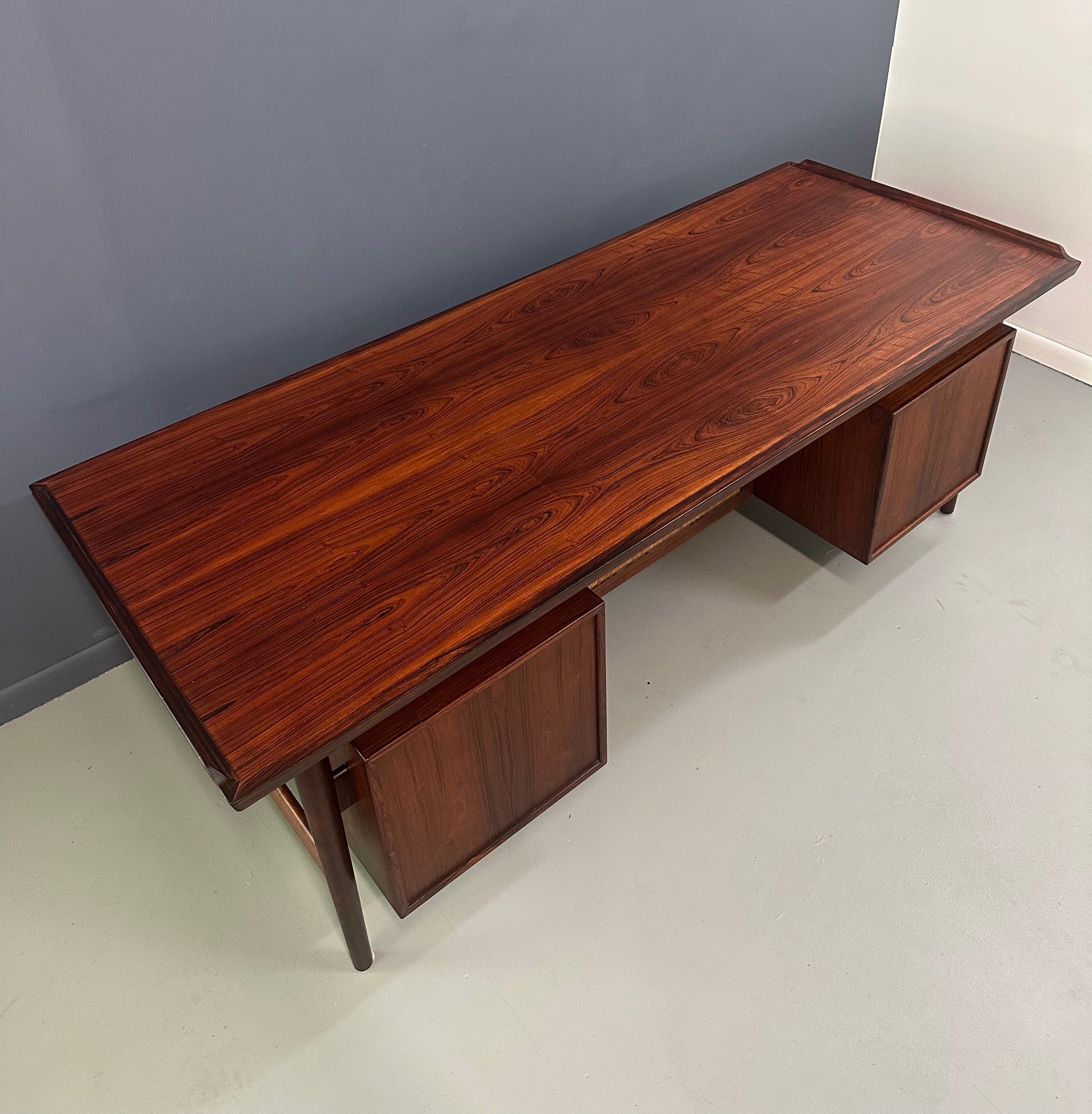 Arne Vodder Rosewood Executive Desk 207 for Sibast, Denmark, 1960s
