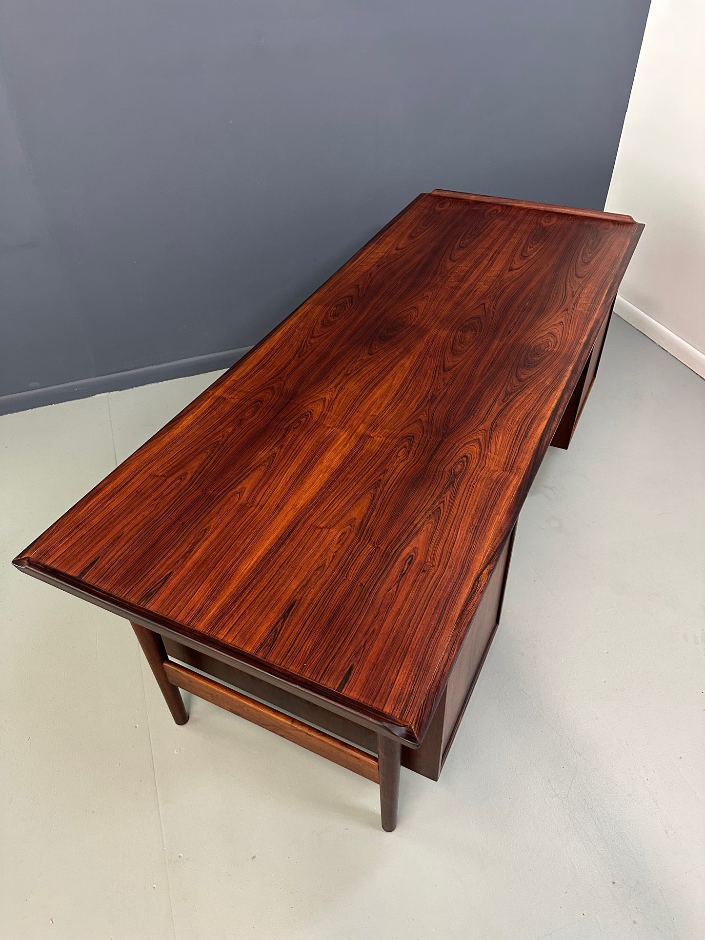 Arne Vodder Rosewood Executive Desk 207 for Sibast, Denmark, 1960s