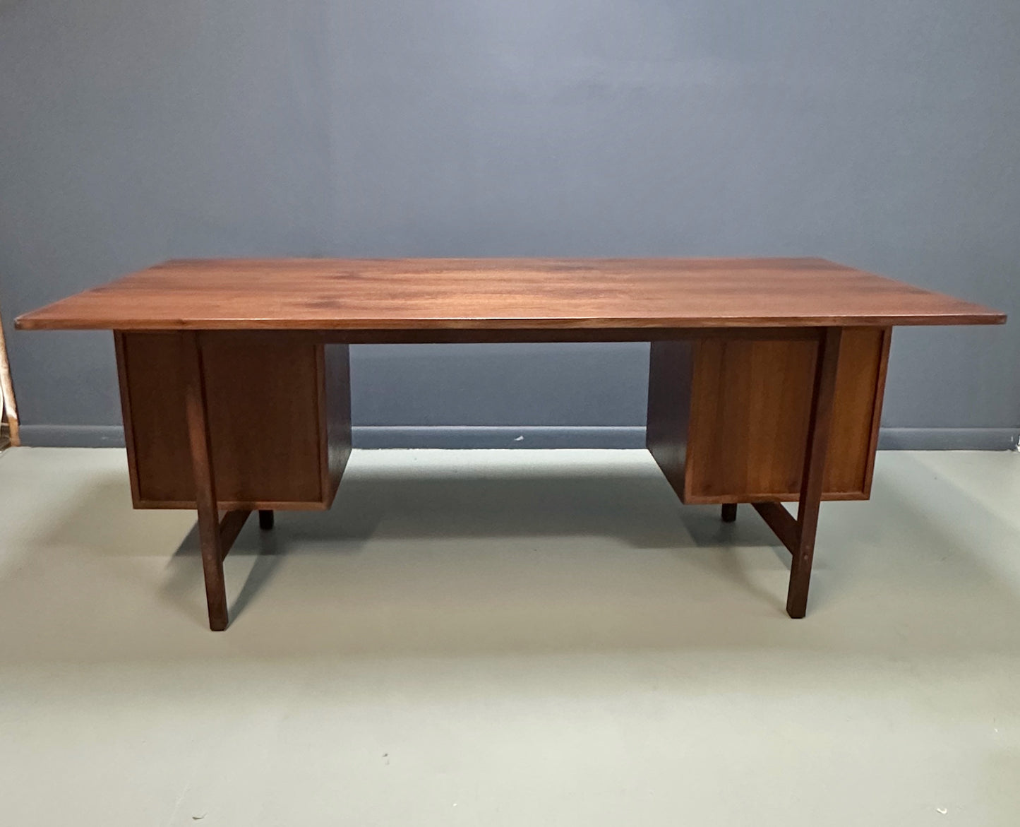 Richard Artschwager Walnut Double Pedestal Executive Desk, Mid-20th Century