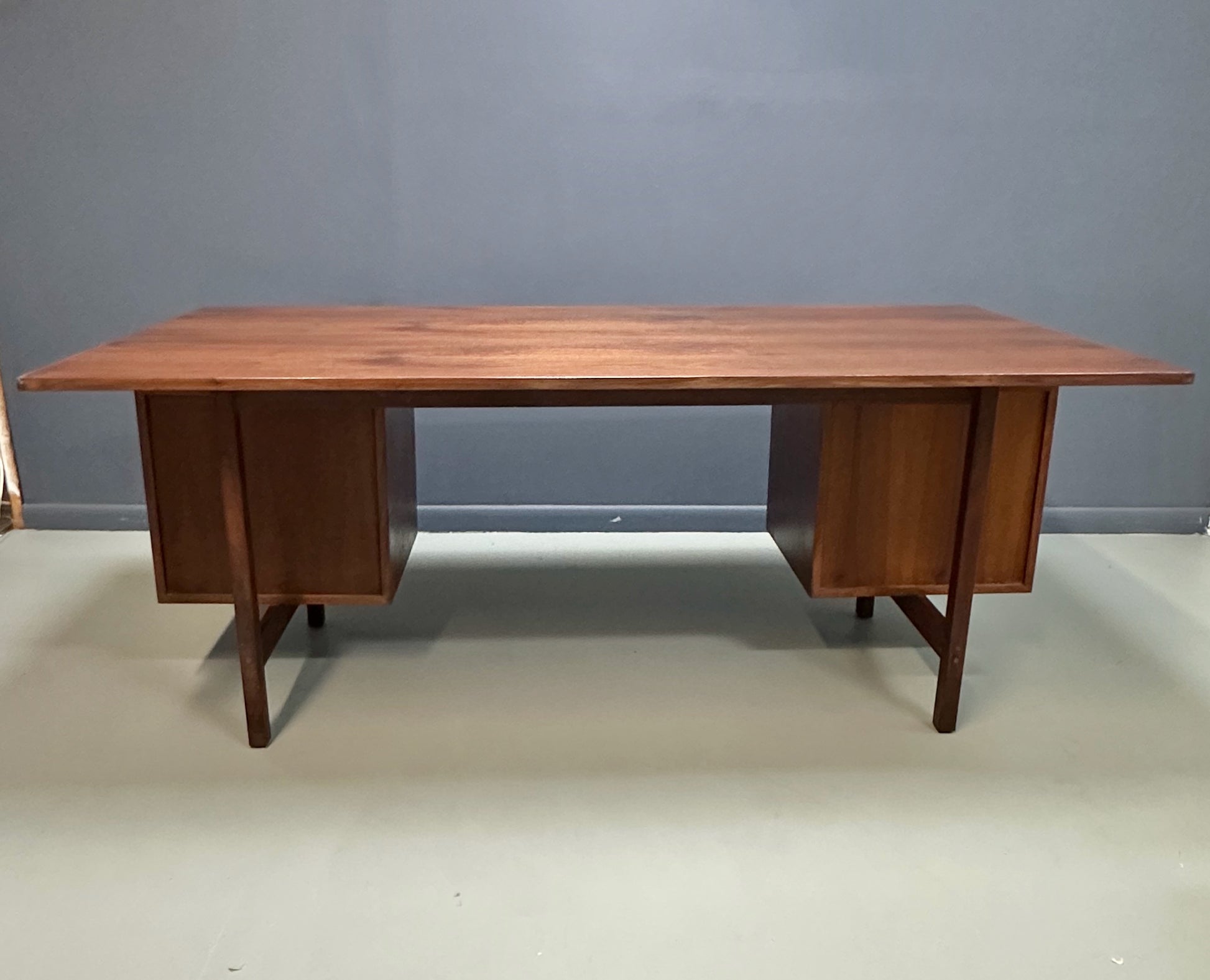 Richard Artschwager Walnut Double Pedestal Executive Desk, Mid-20th Century