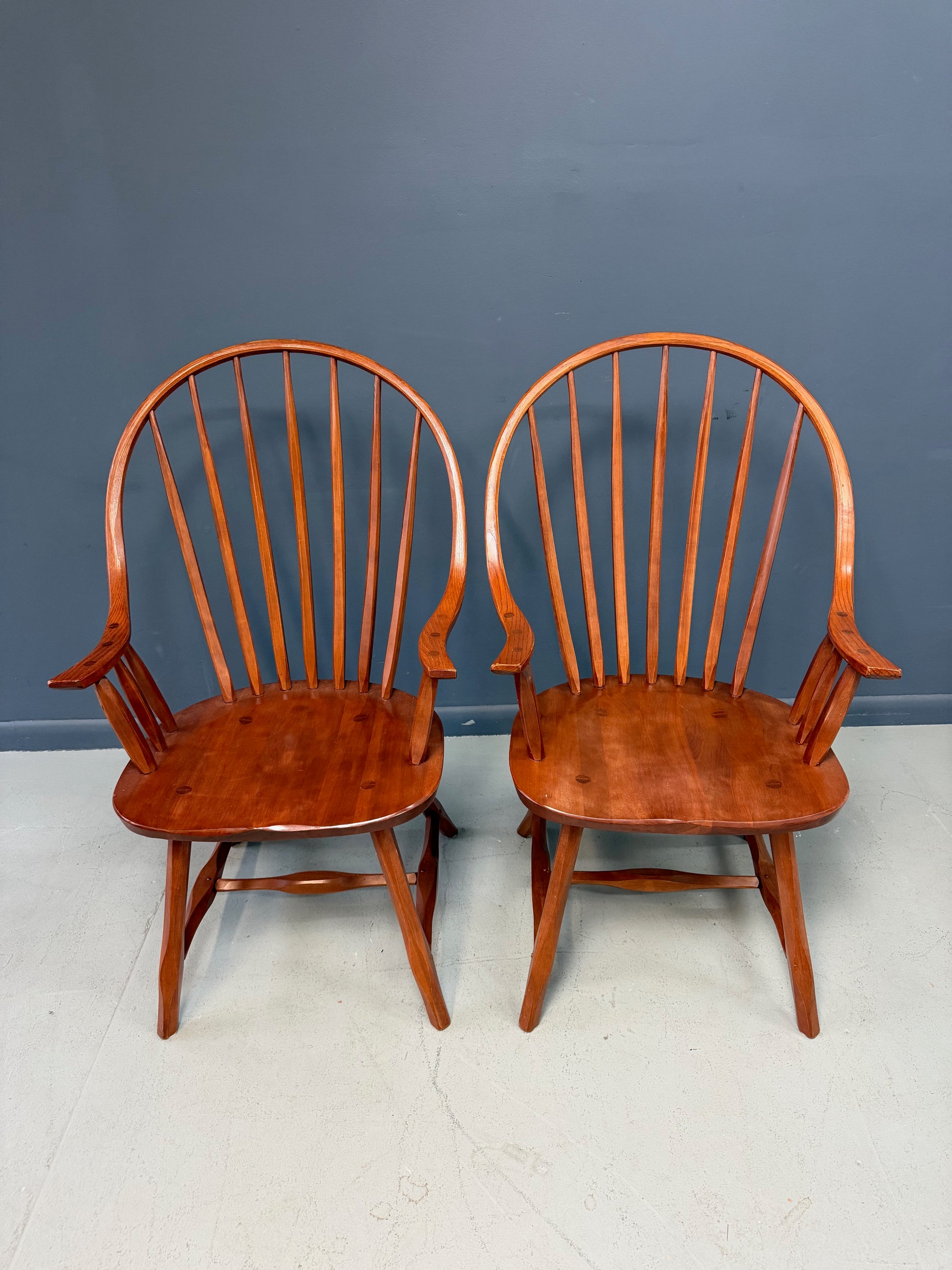Set of Nine Hunt Country Continuous Bow Dining Chairs 2 Armchairs & 7 Side Chair