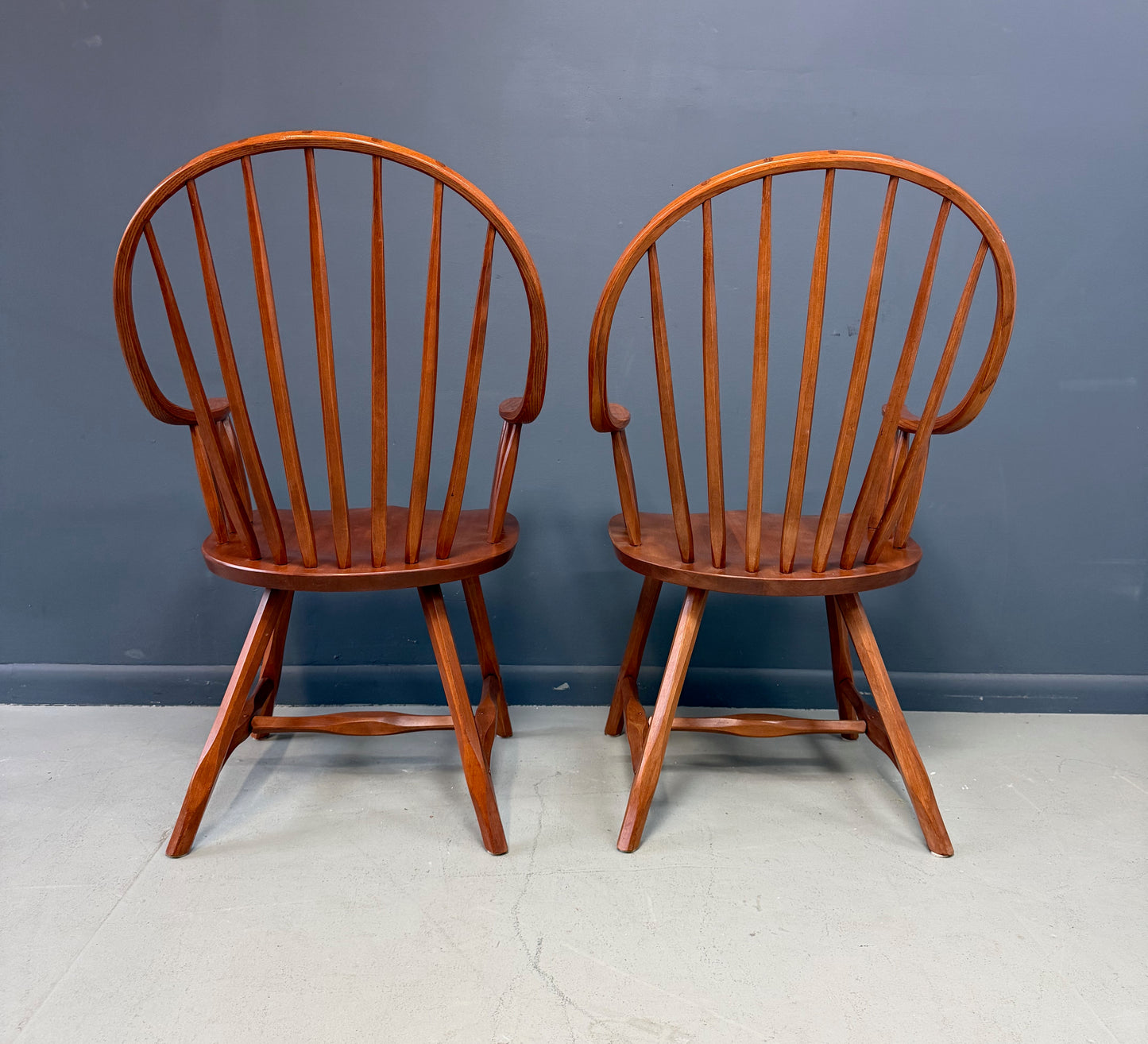 Set of Nine Hunt Country Continuous Bow Dining Chairs 2 Armchairs & 7 Side Chair
