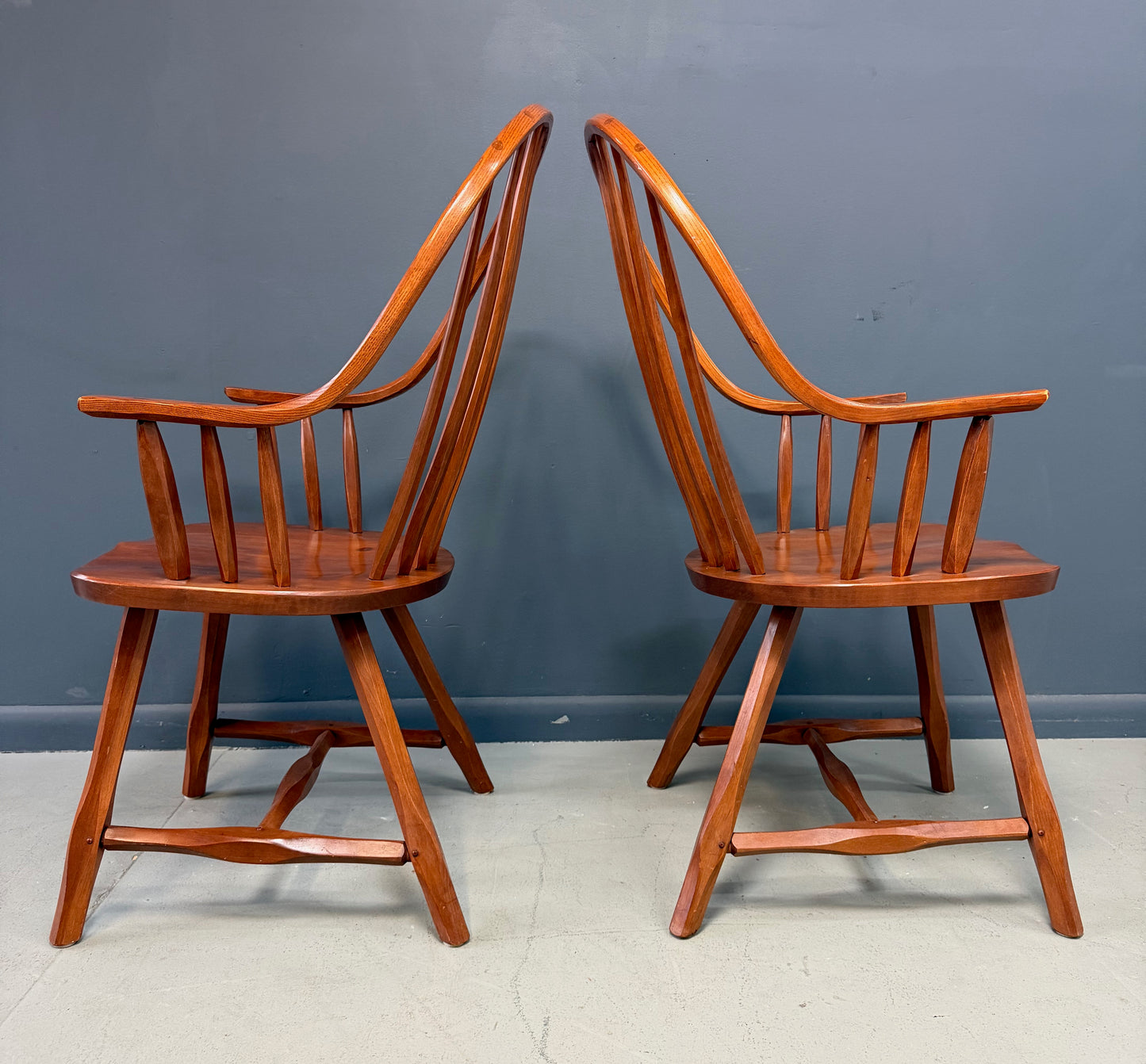 Set of Nine Hunt Country Continuous Bow Dining Chairs 2 Armchairs & 7 Side Chair