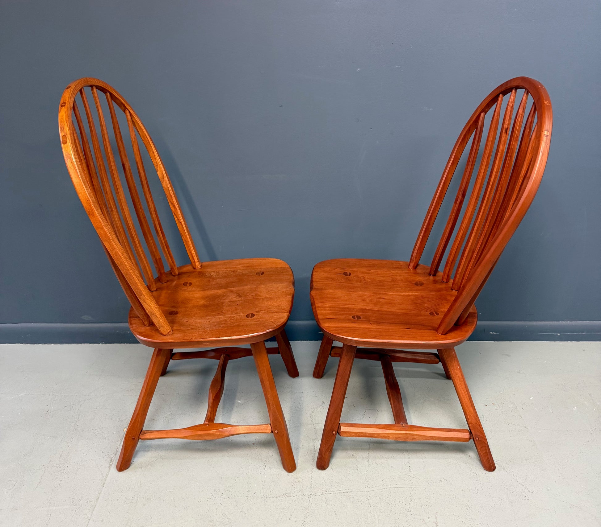 Set of Nine Hunt Country Continuous Bow Dining Chairs 2 Armchairs & 7 Side Chair