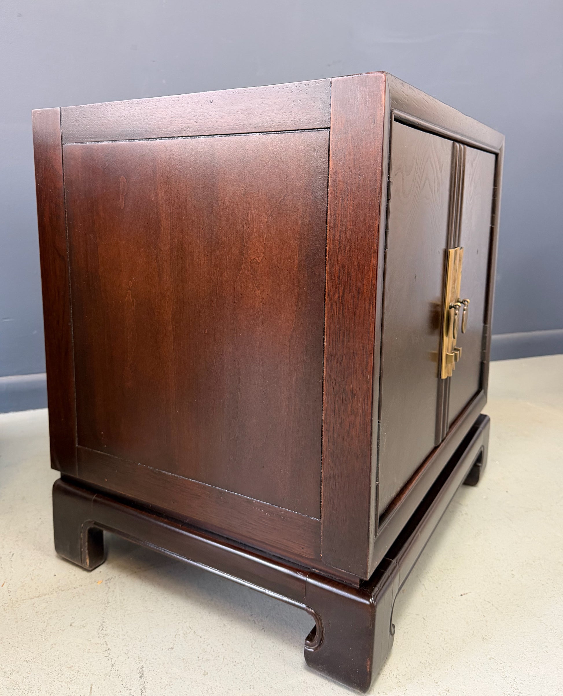 Pair of Tai Ming Burl Wood Nightstands by Drexel, Asian Modern Style, 1970s