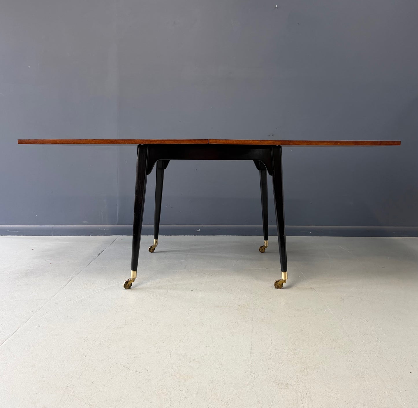 Edward Wormley for Dunbar Flip-Top Expandable Table and Brass Castors