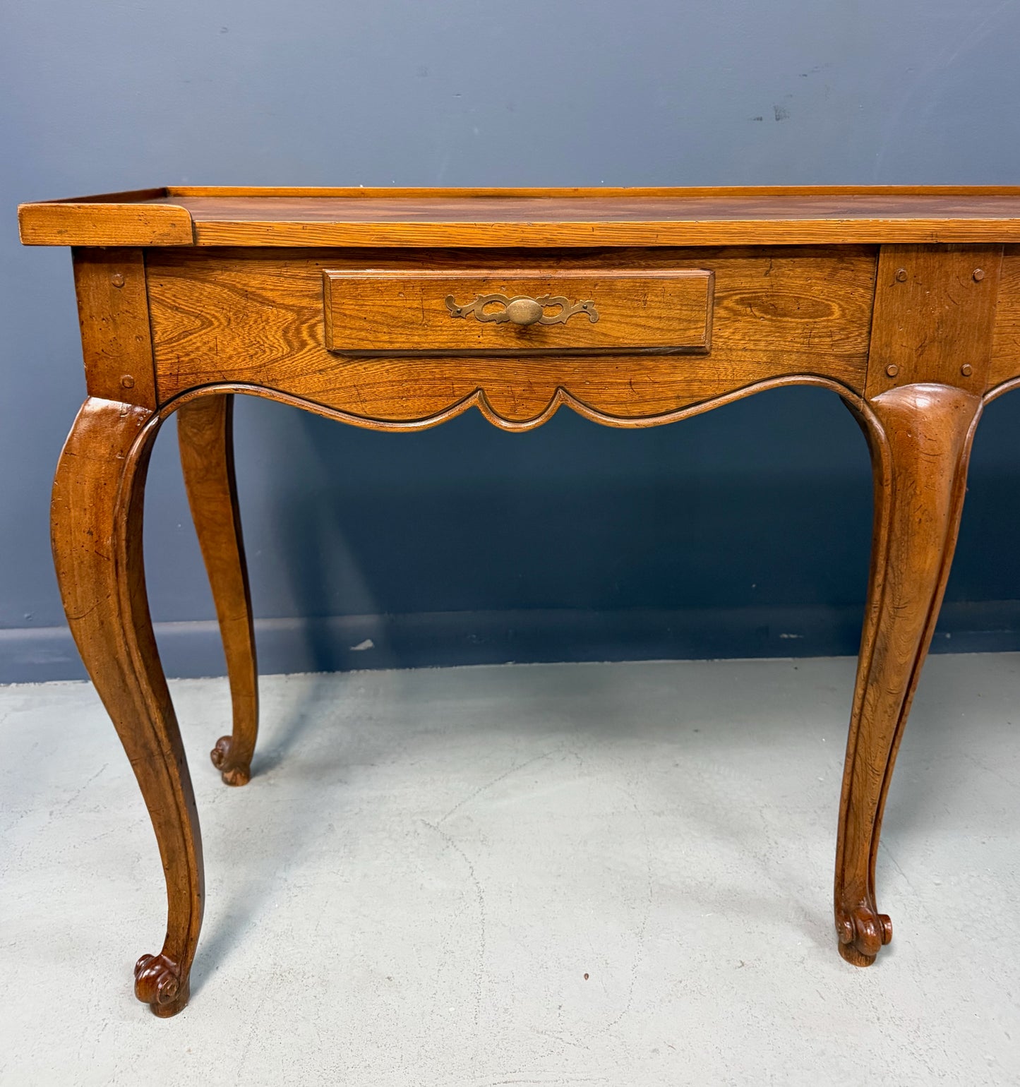 Baker Furniture French Provincial Console Table with Parquetry Inlaid Top 1980s