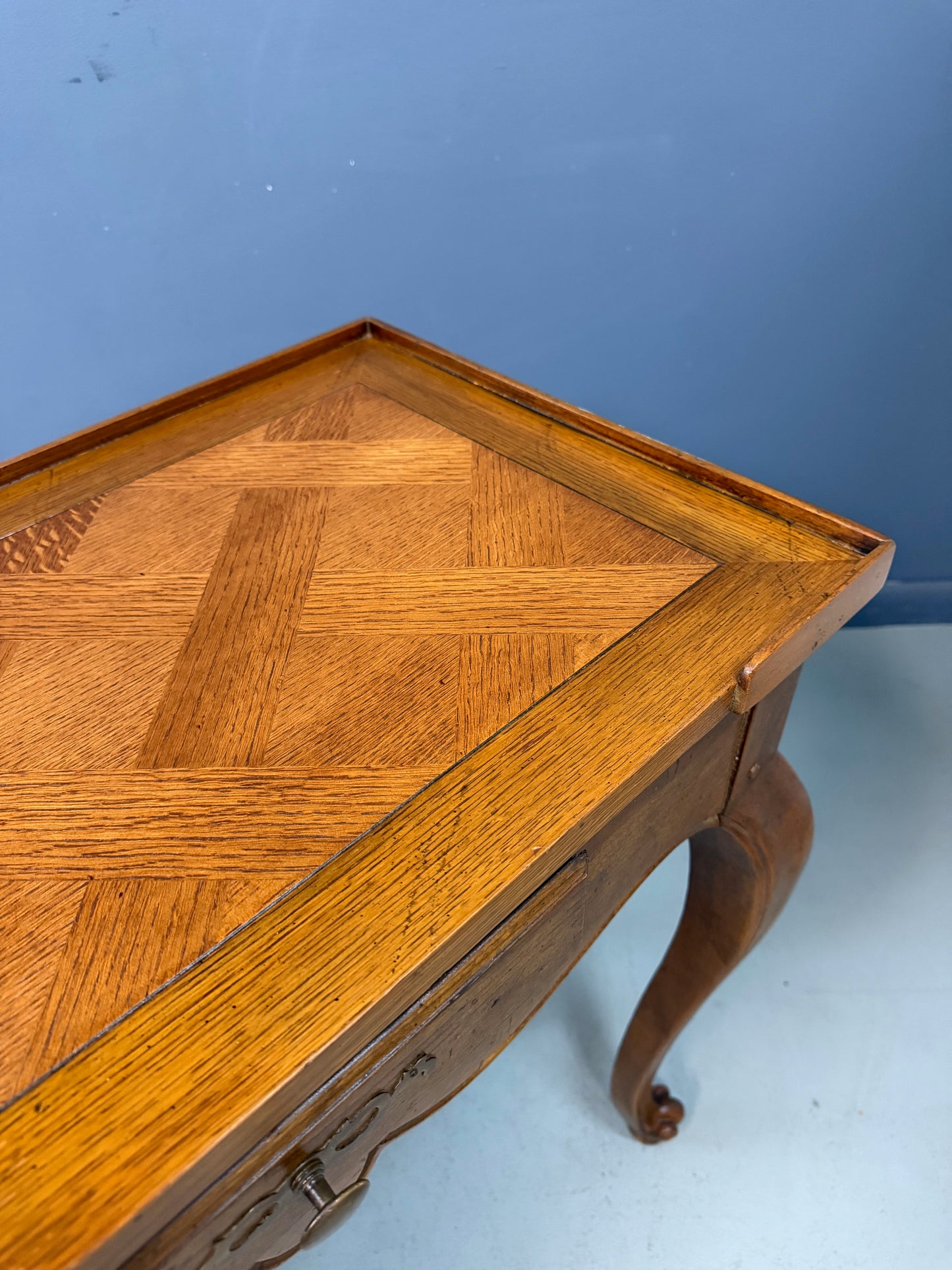 Baker Furniture French Provincial Console Table with Parquetry Inlaid Top 1980s