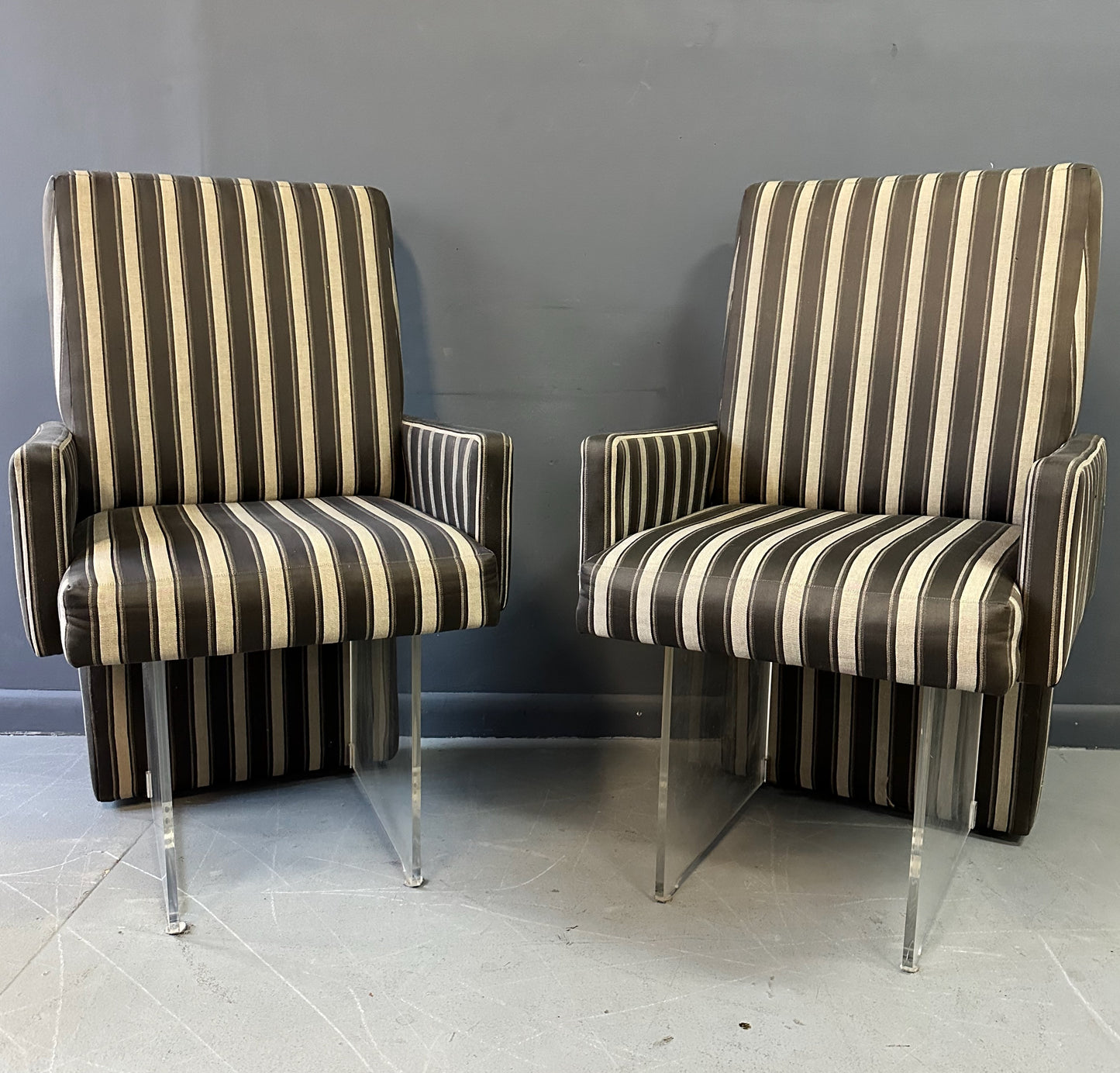 SOLD – Vladimir Kagan Pair of Clos Dining Chairs with Arms and Lucite Legs Mid Century