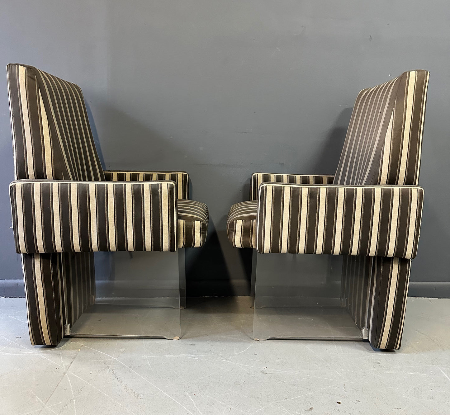 SOLD – Vladimir Kagan Pair of Clos Dining Chairs with Arms and Lucite Legs Mid Century