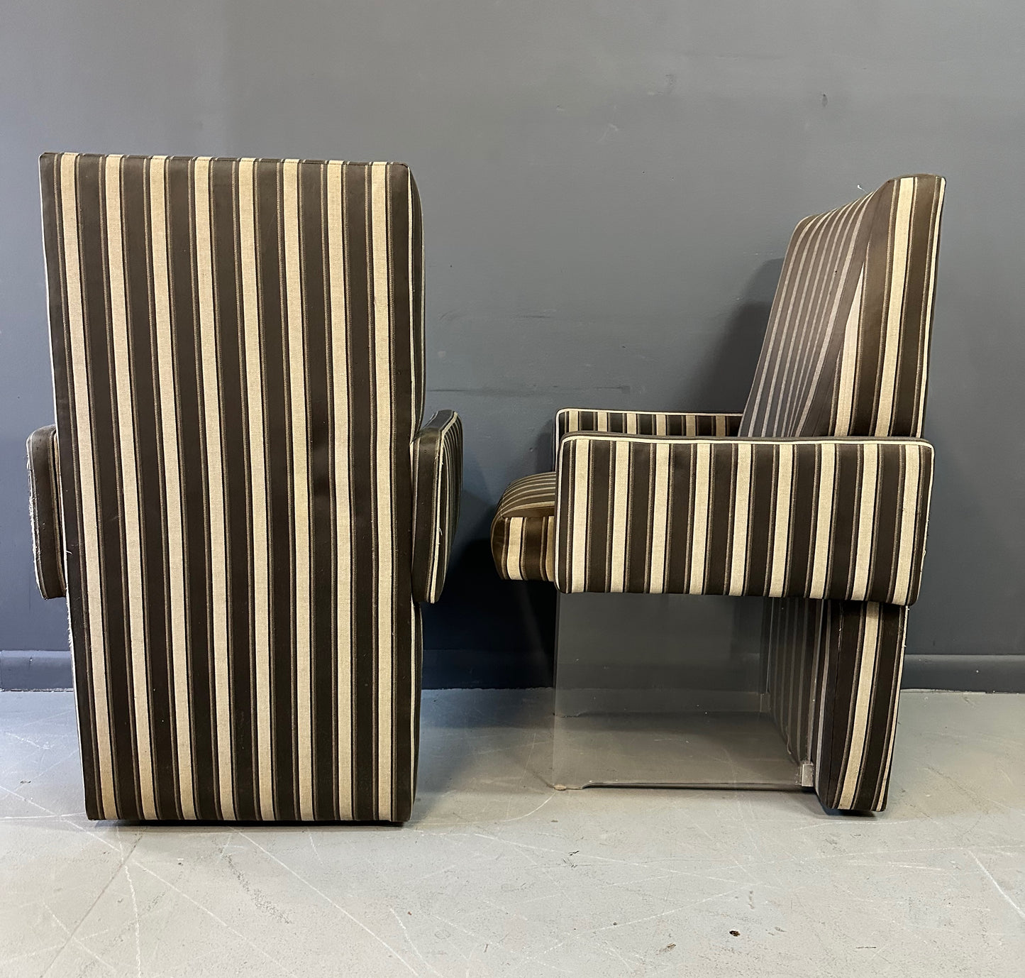 SOLD – Vladimir Kagan Pair of Clos Dining Chairs with Arms and Lucite Legs Mid Century