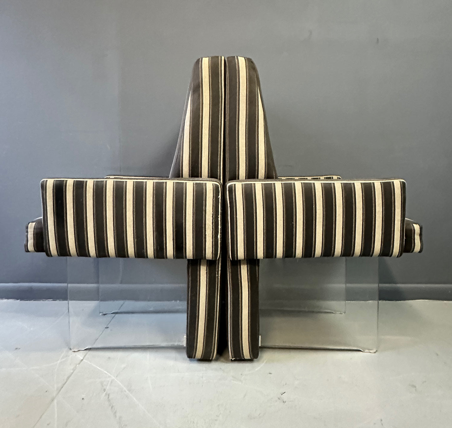 SOLD – Vladimir Kagan Pair of Clos Dining Chairs with Arms and Lucite Legs Mid Century