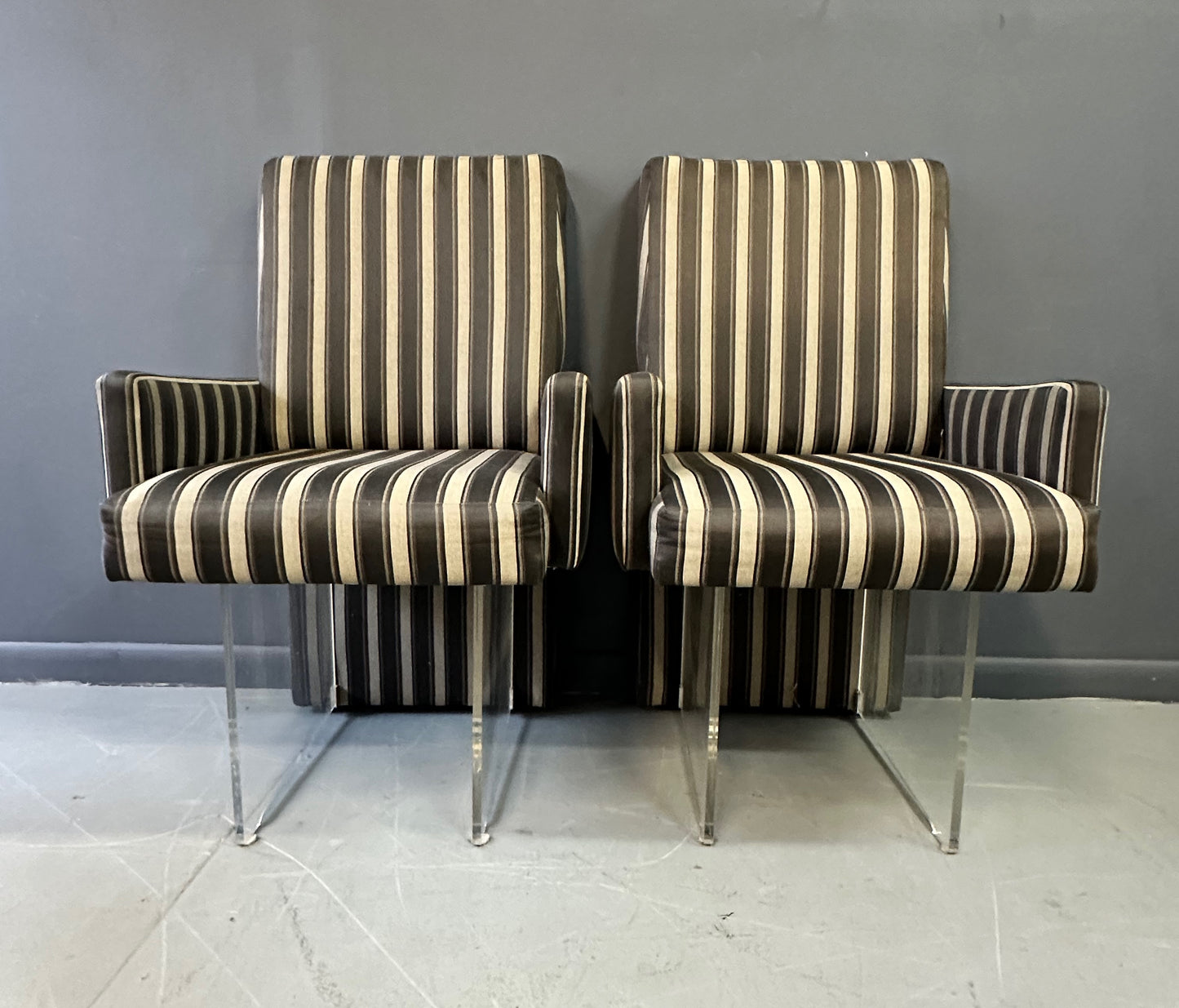 SOLD – Vladimir Kagan Pair of Clos Dining Chairs with Arms and Lucite Legs Mid Century