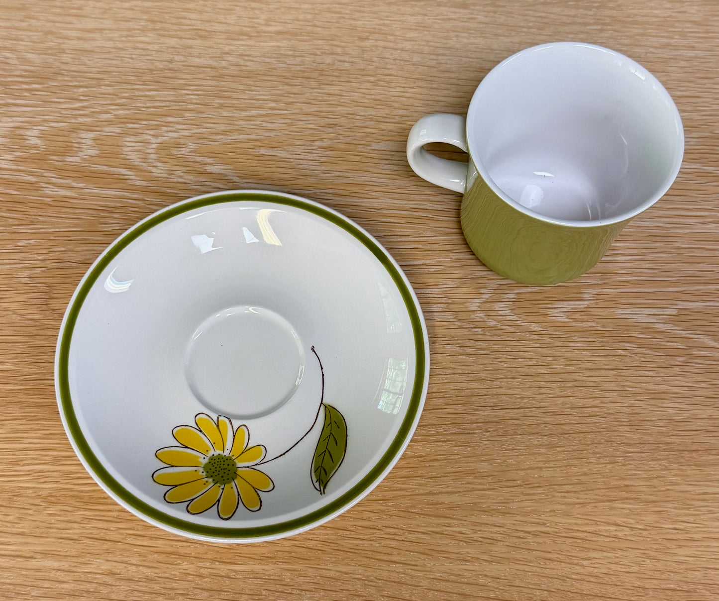 1970s Mikasa "Tampa" Dinnerware Set, 12 Place Settings, Avocado Green & Yellow