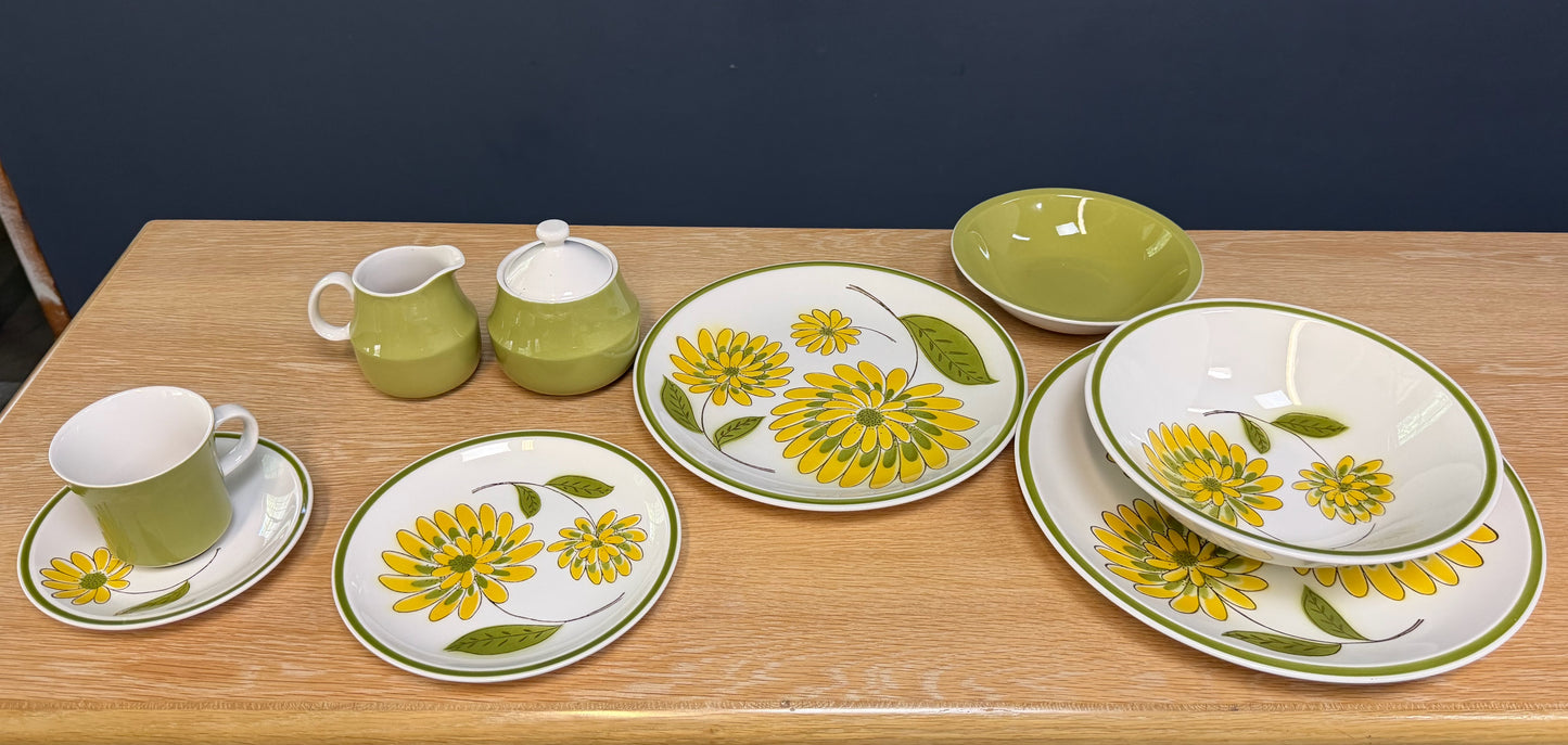 1970s Mikasa "Tampa" Dinnerware Set, 12 Place Settings, Avocado Green & Yellow