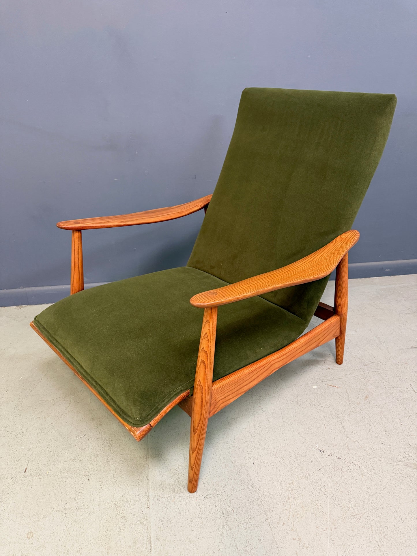 Heywood-Wakefield High-Back Lounge Chair, Sculpted Oak Frame, Olive Fabric 1960s