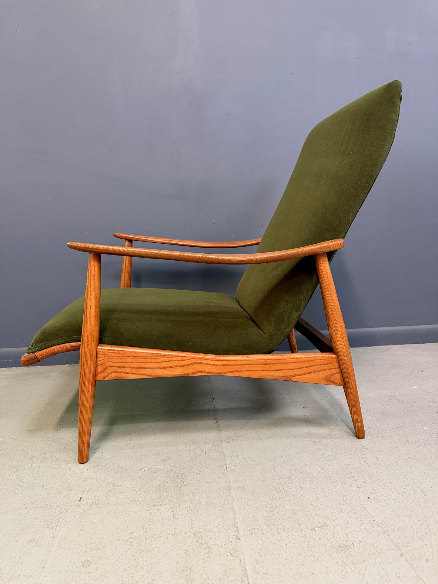 Heywood-Wakefield High-Back Lounge Chair, Sculpted Oak Frame, Olive Fabric 1960s