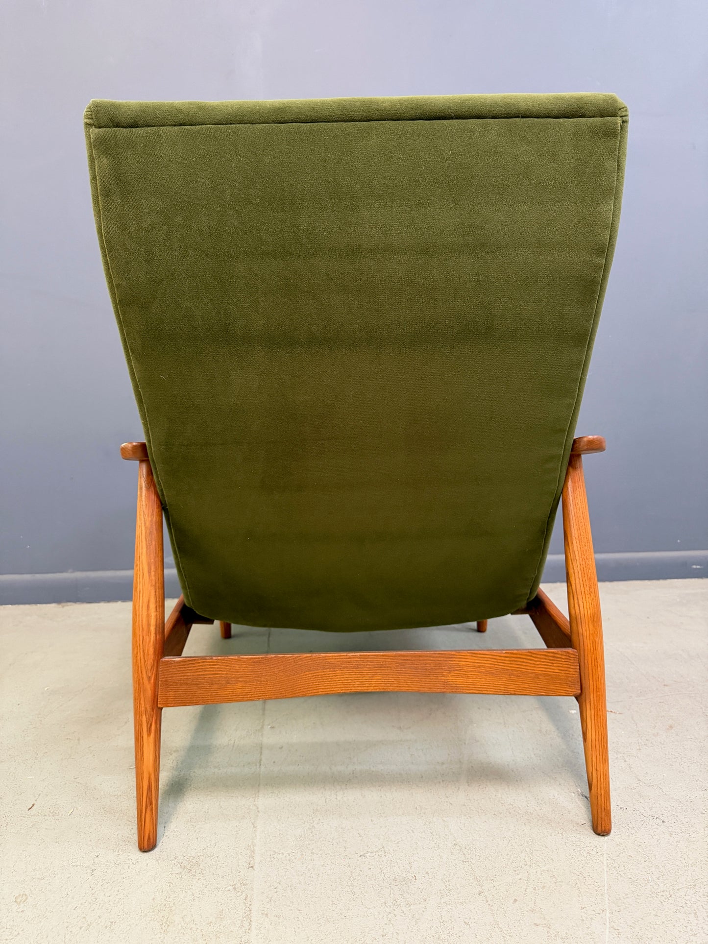 Heywood-Wakefield High-Back Lounge Chair, Sculpted Oak Frame, Olive Fabric 1960s