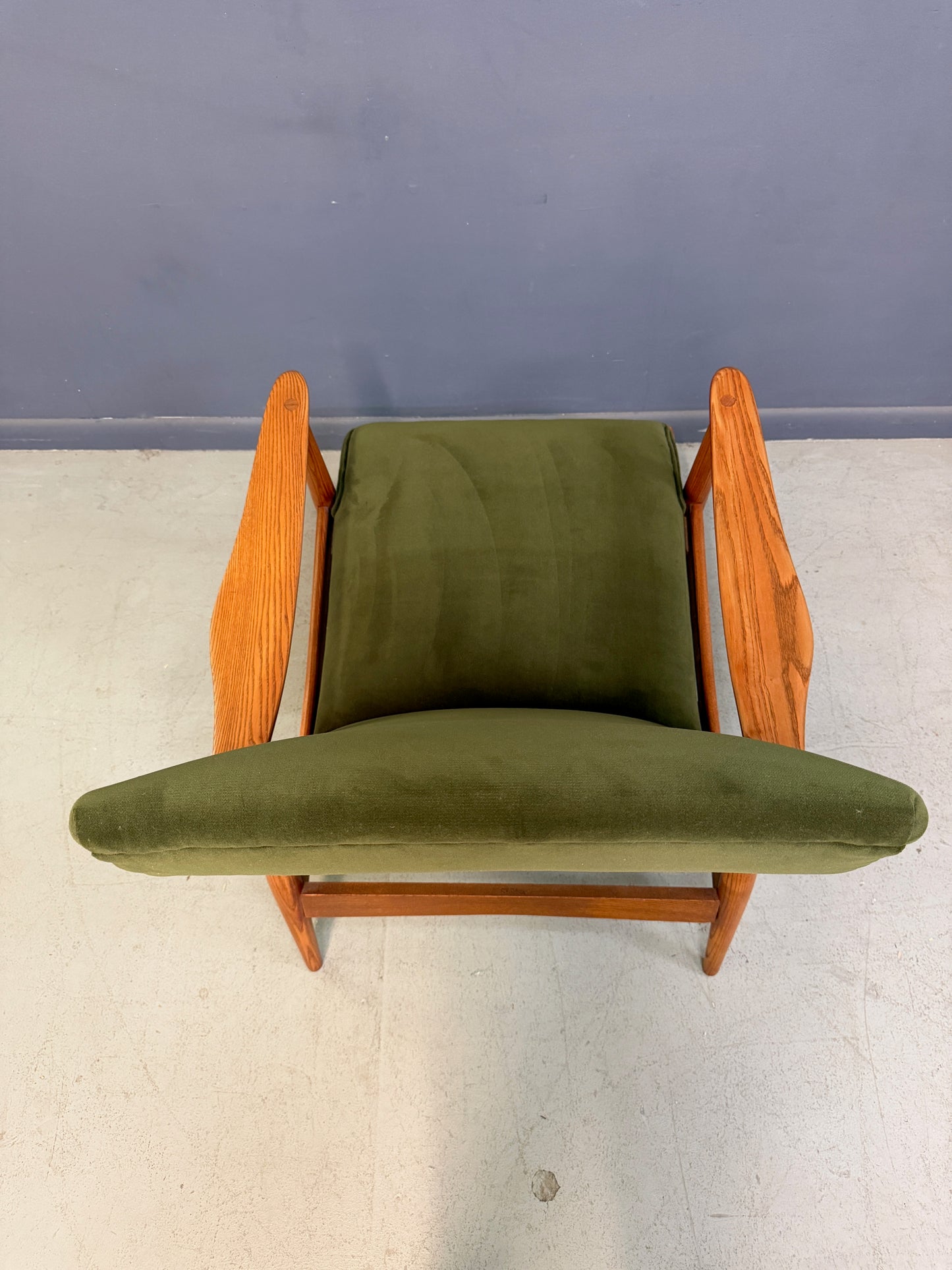 Heywood-Wakefield High-Back Lounge Chair, Sculpted Oak Frame, Olive Fabric 1960s