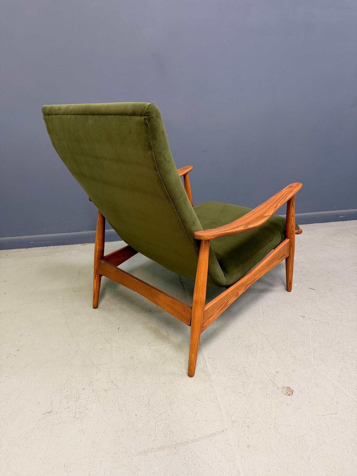 Heywood-Wakefield High-Back Lounge Chair, Sculpted Oak Frame, Olive Fabric 1960s