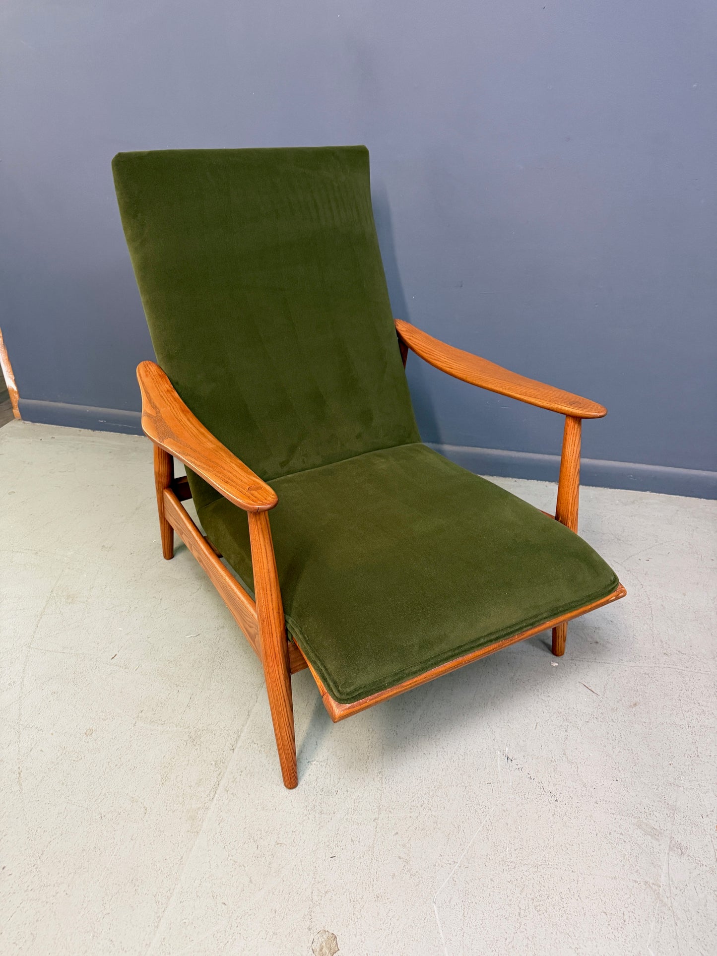 Heywood-Wakefield High-Back Lounge Chair, Sculpted Oak Frame, Olive Fabric 1960s