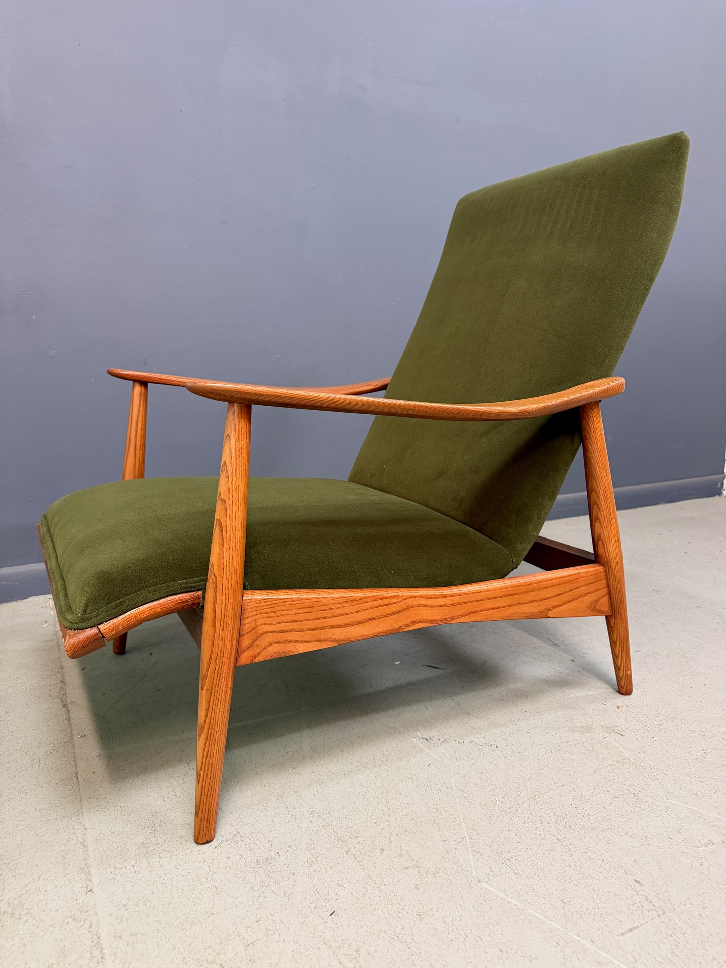 Heywood-Wakefield High-Back Lounge Chair, Sculpted Oak Frame, Olive Fabric 1960s