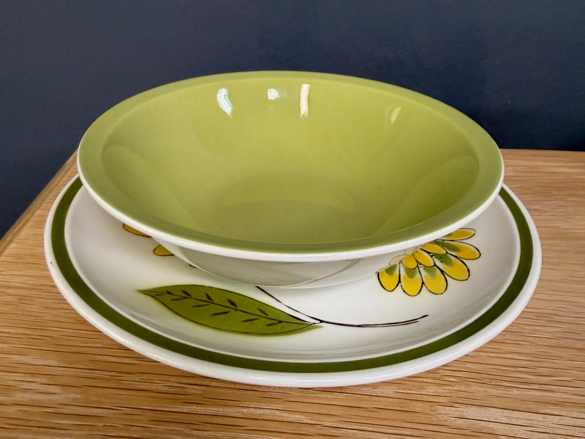 1970s Mikasa "Tampa" Dinnerware Set, 12 Place Settings, Avocado Green & Yellow