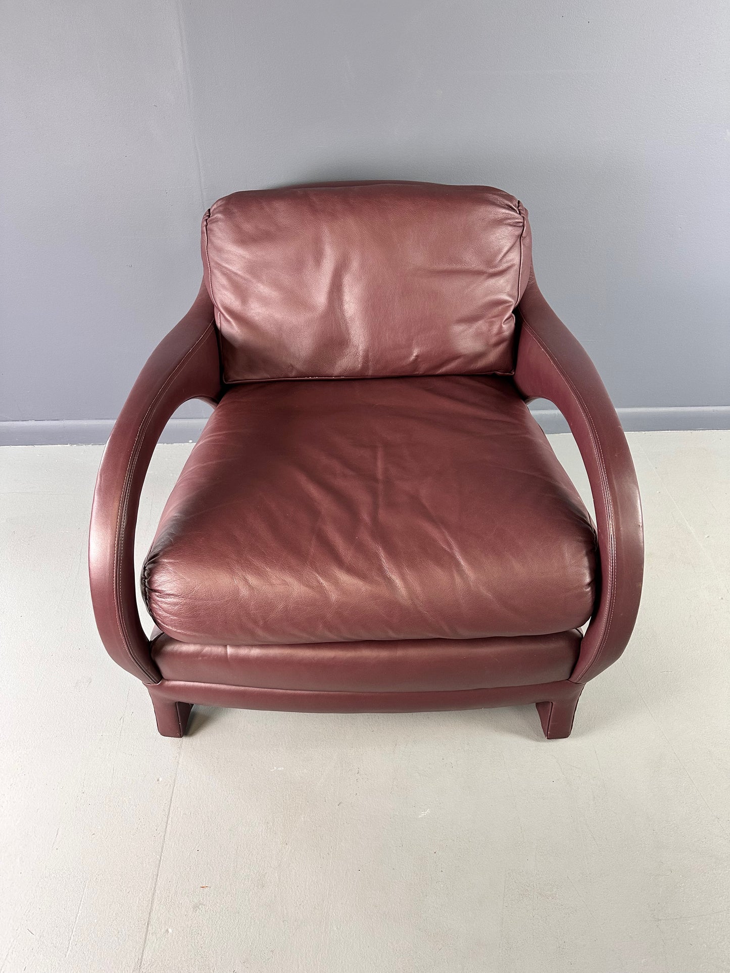SOLD – Jay Spectre Tycoon Leather Lounge Chair in Burgundy For Century