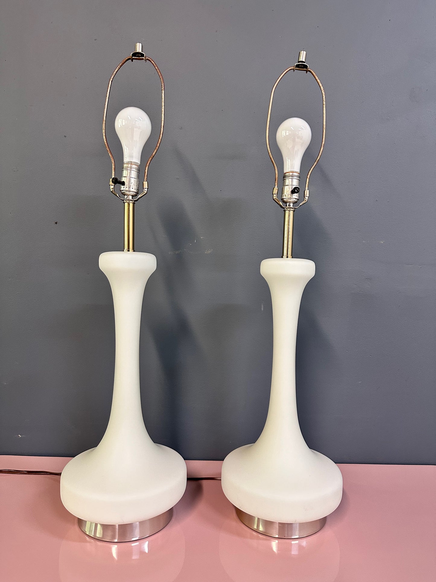 Pair of 1970s Opaque Frosted Glass Table Lamps by Laurel Lamp Co.