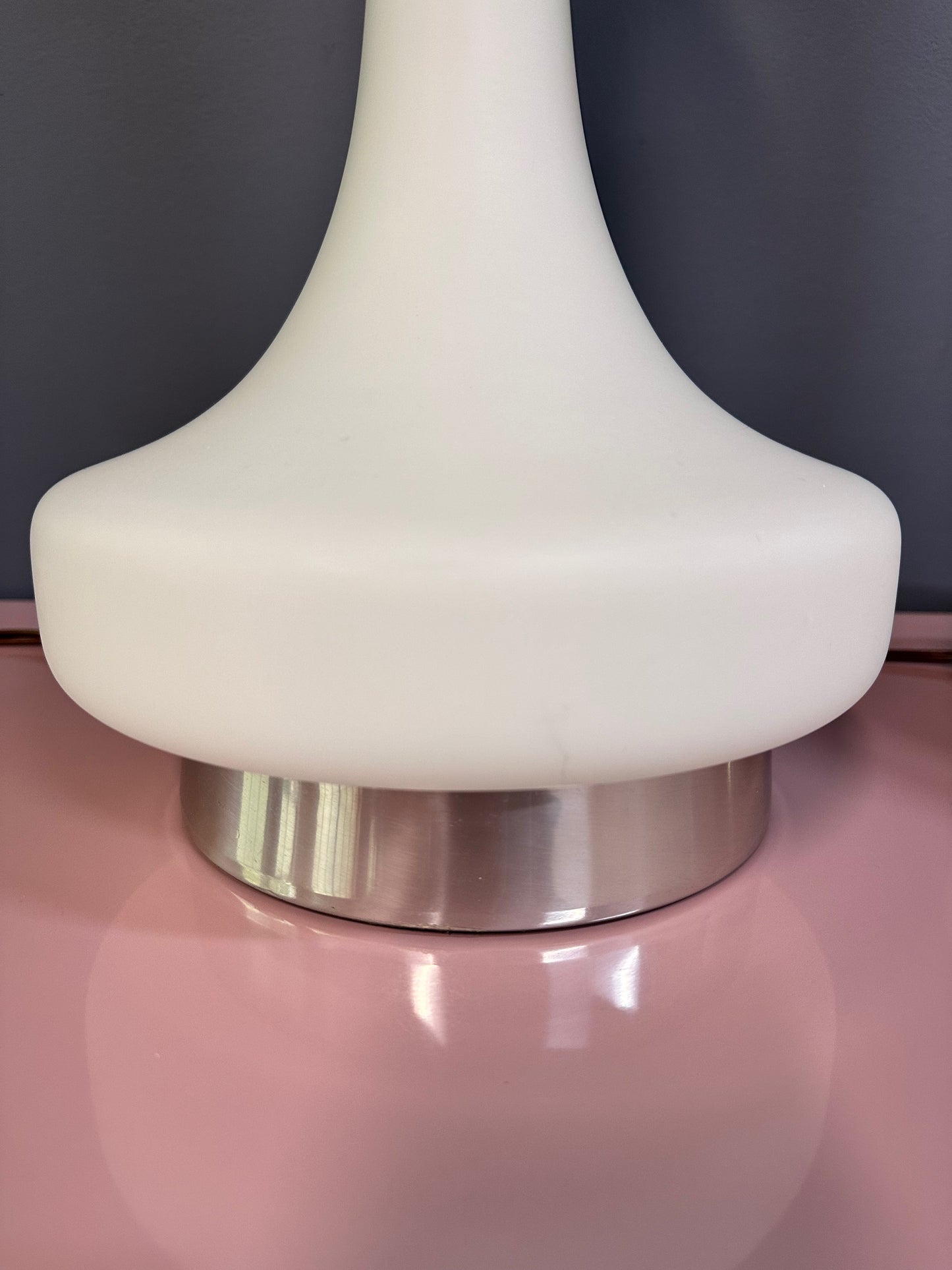 Pair of 1970s Opaque Frosted Glass Table Lamps by Laurel Lamp Co.