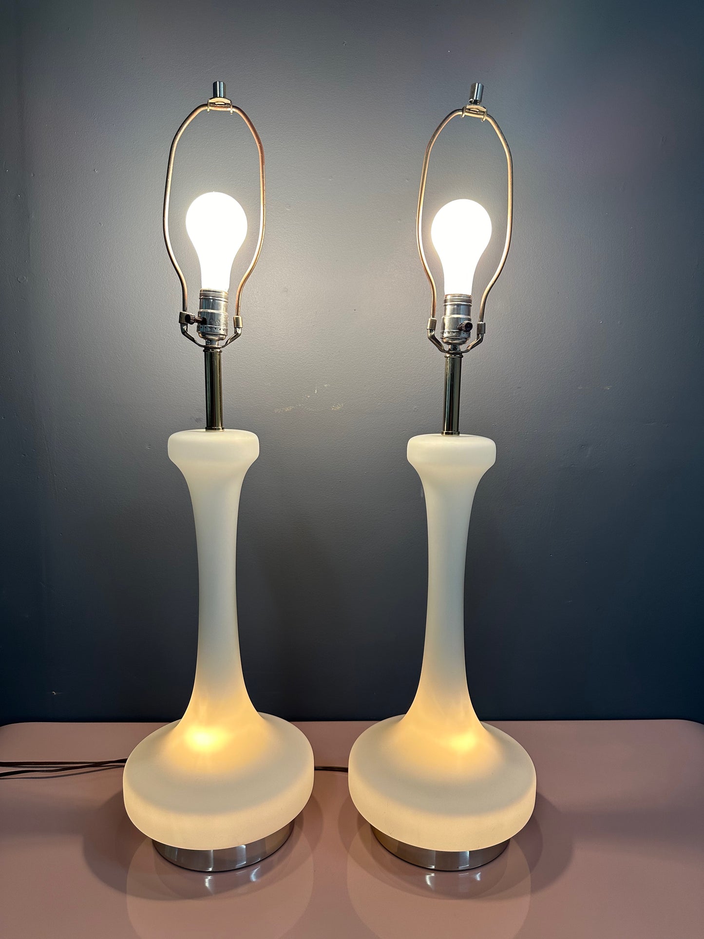 Pair of 1970s Opaque Frosted Glass Table Lamps by Laurel Lamp Co.