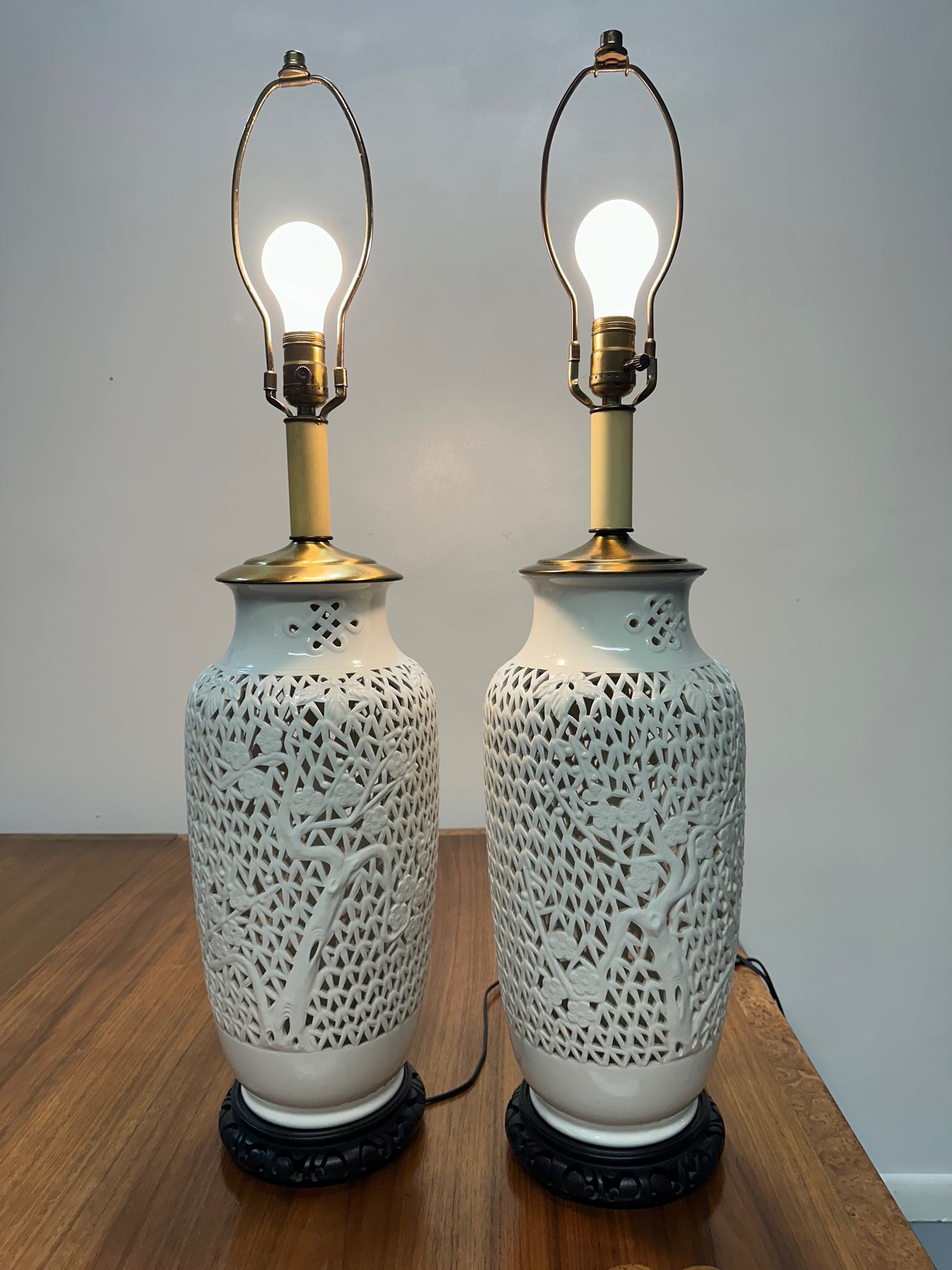 SOLD – 1960s Pair of Blanc De Chine Articulated table lamps