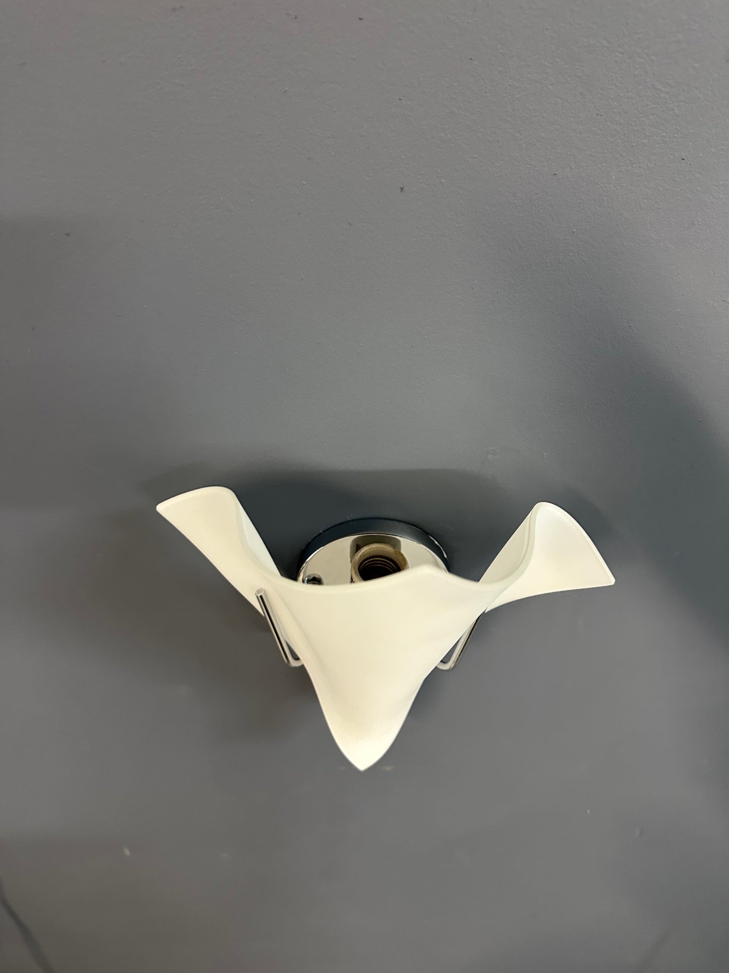 SOLD – 1990s Pair of Handkerchief Sconces by Boyd Lighting in Satin Glass