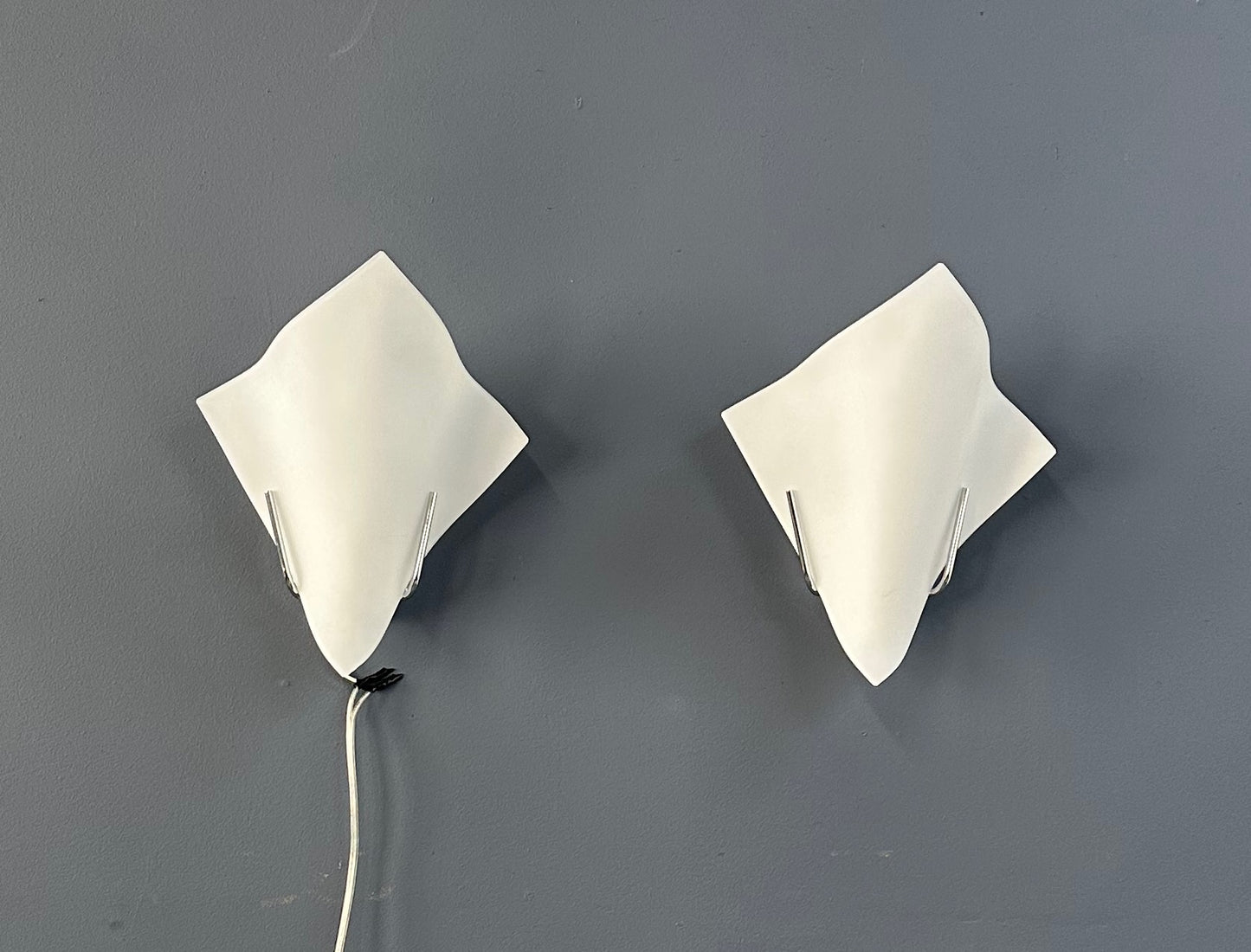 SOLD – 1990s Pair of Handkerchief Sconces by Boyd Lighting in Satin Glass