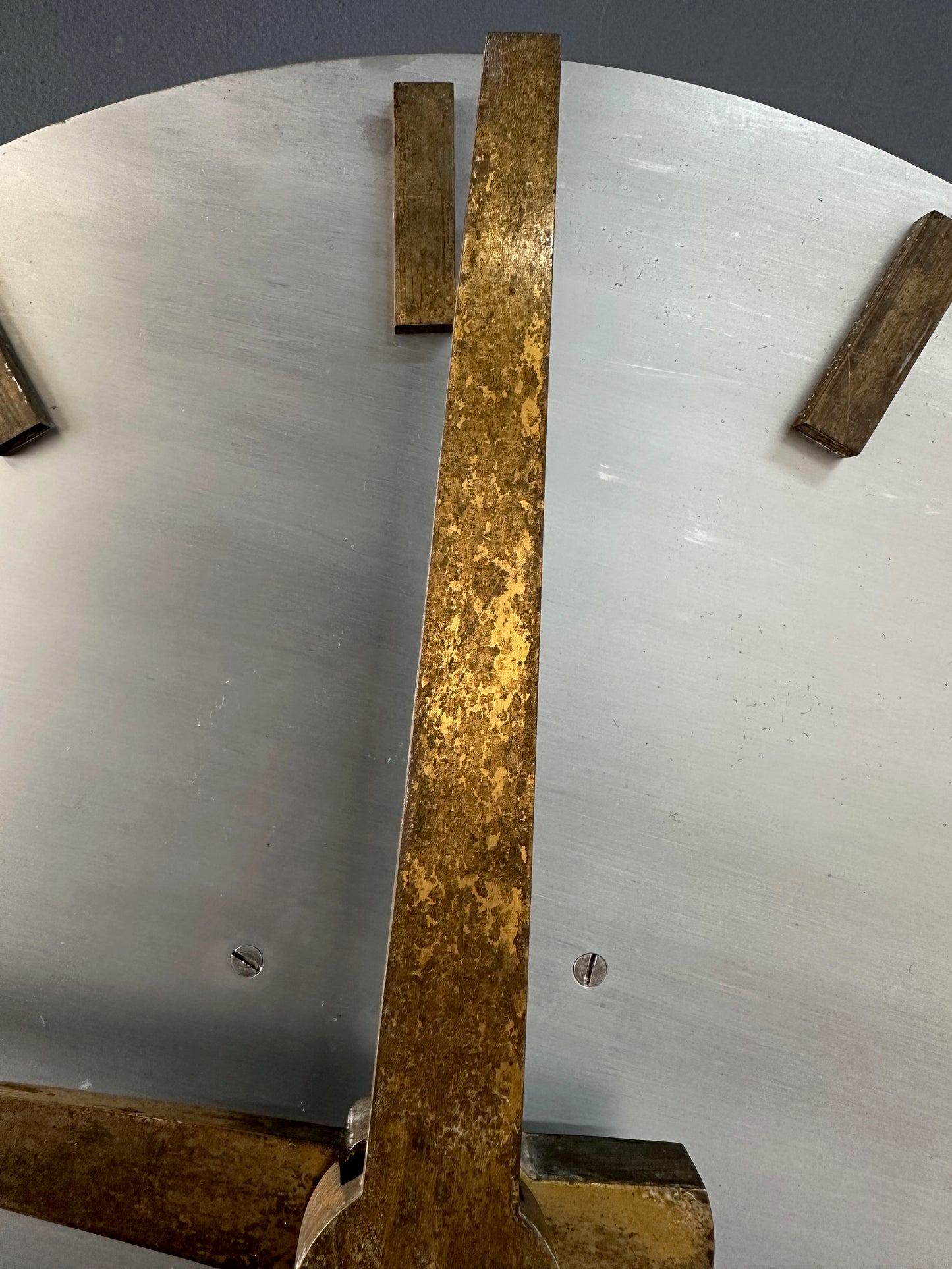 SOLD – Minimalist Mid Century Wall Clock in Brass and Aluminum