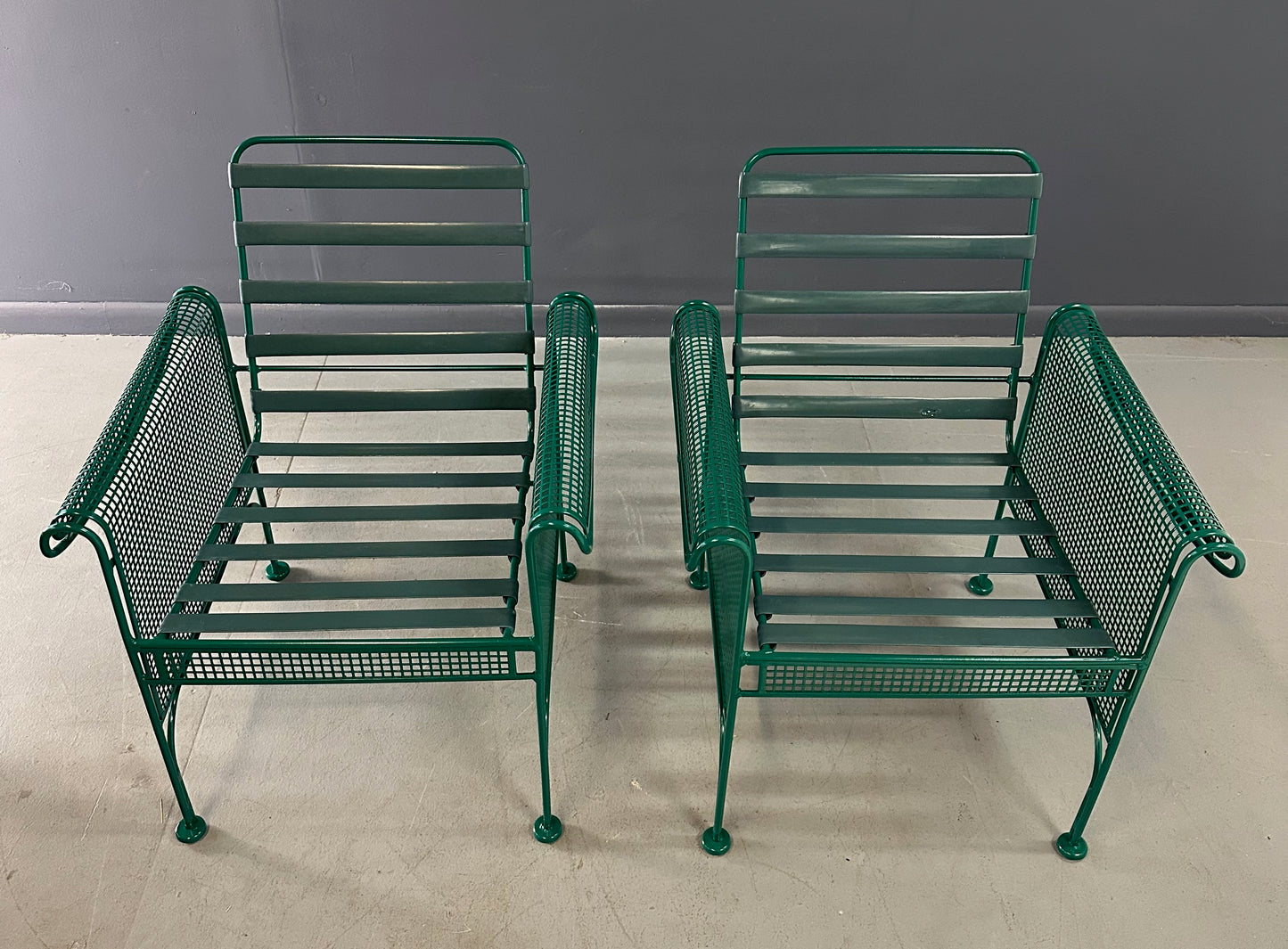 Pair of Vintage Green Metal Lounge Chairs by Woodard in the Style of Josef Hoffmann, Featuring Slatted Backs and Mesh Panels